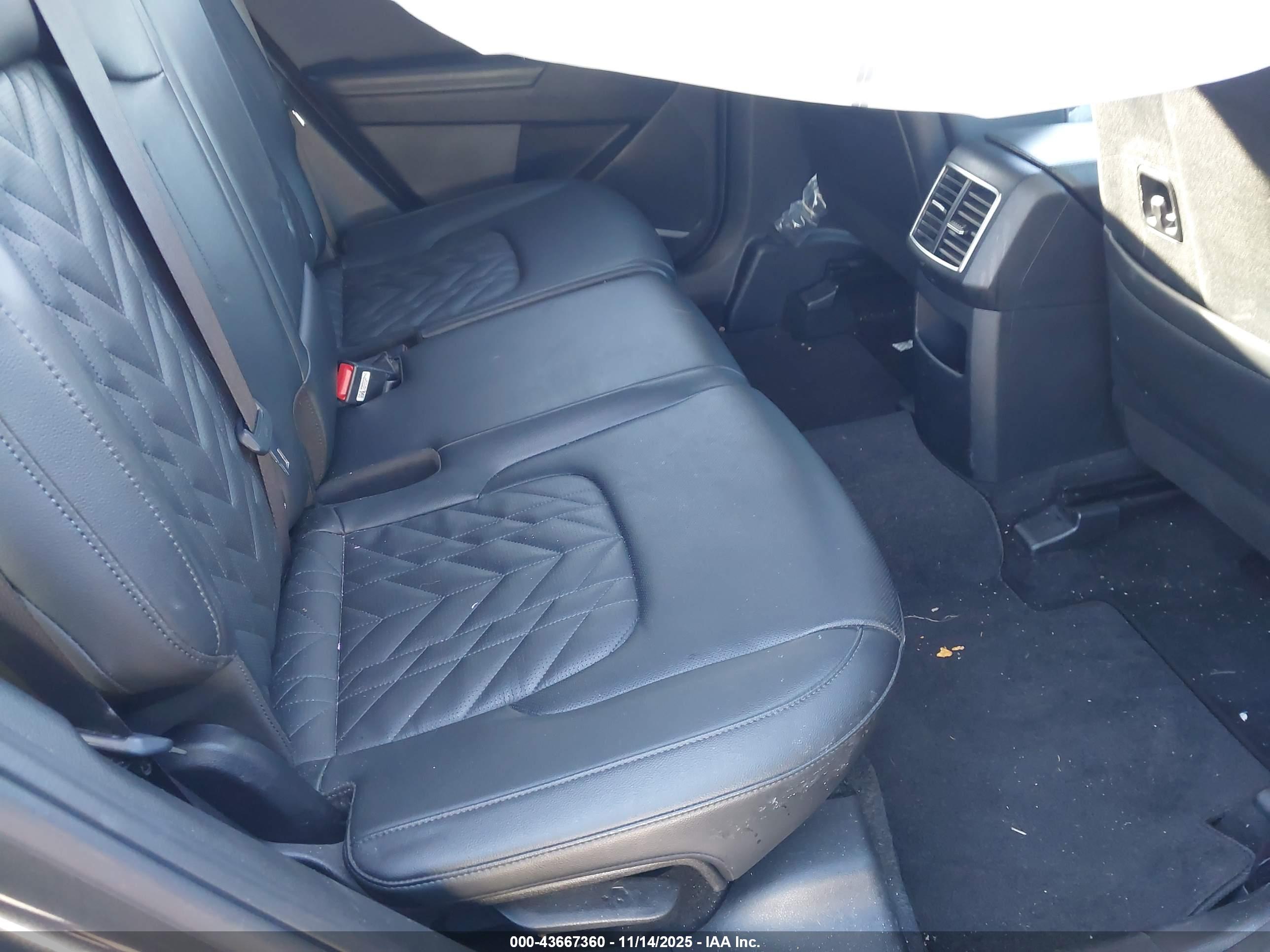 KIA SPORTAGE image 8