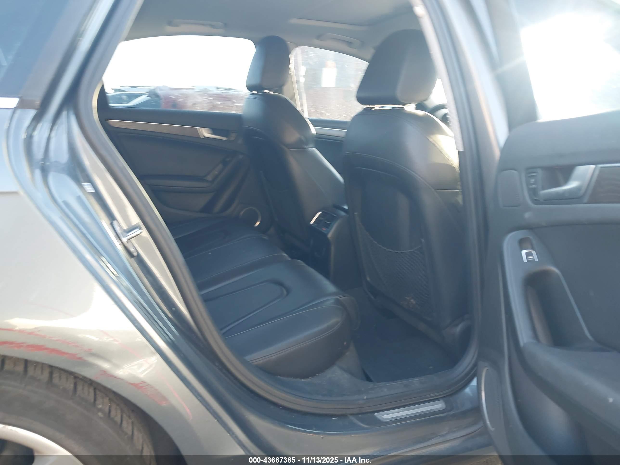 AUDI A4 image 8