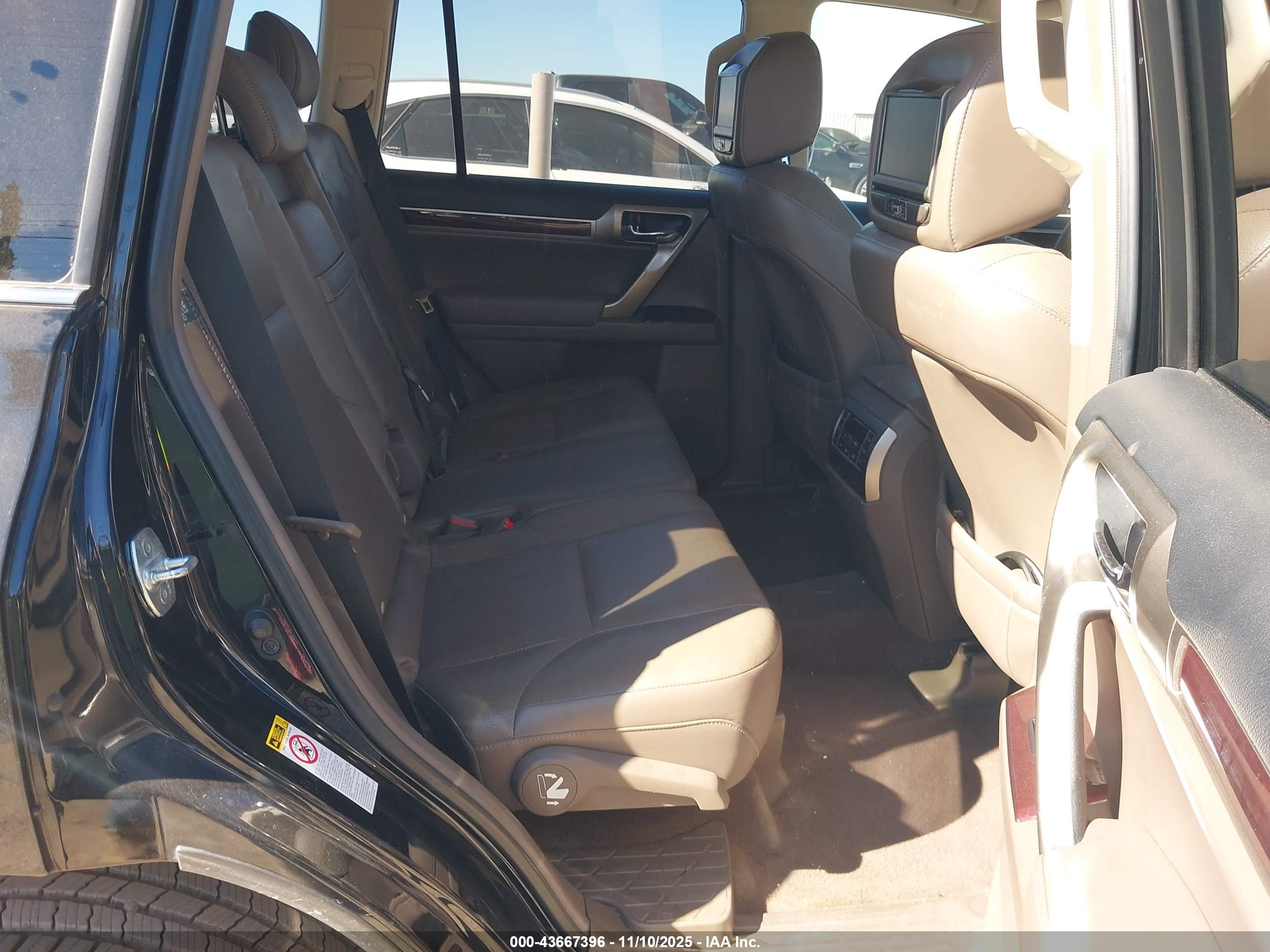 LEXUS GX image 8