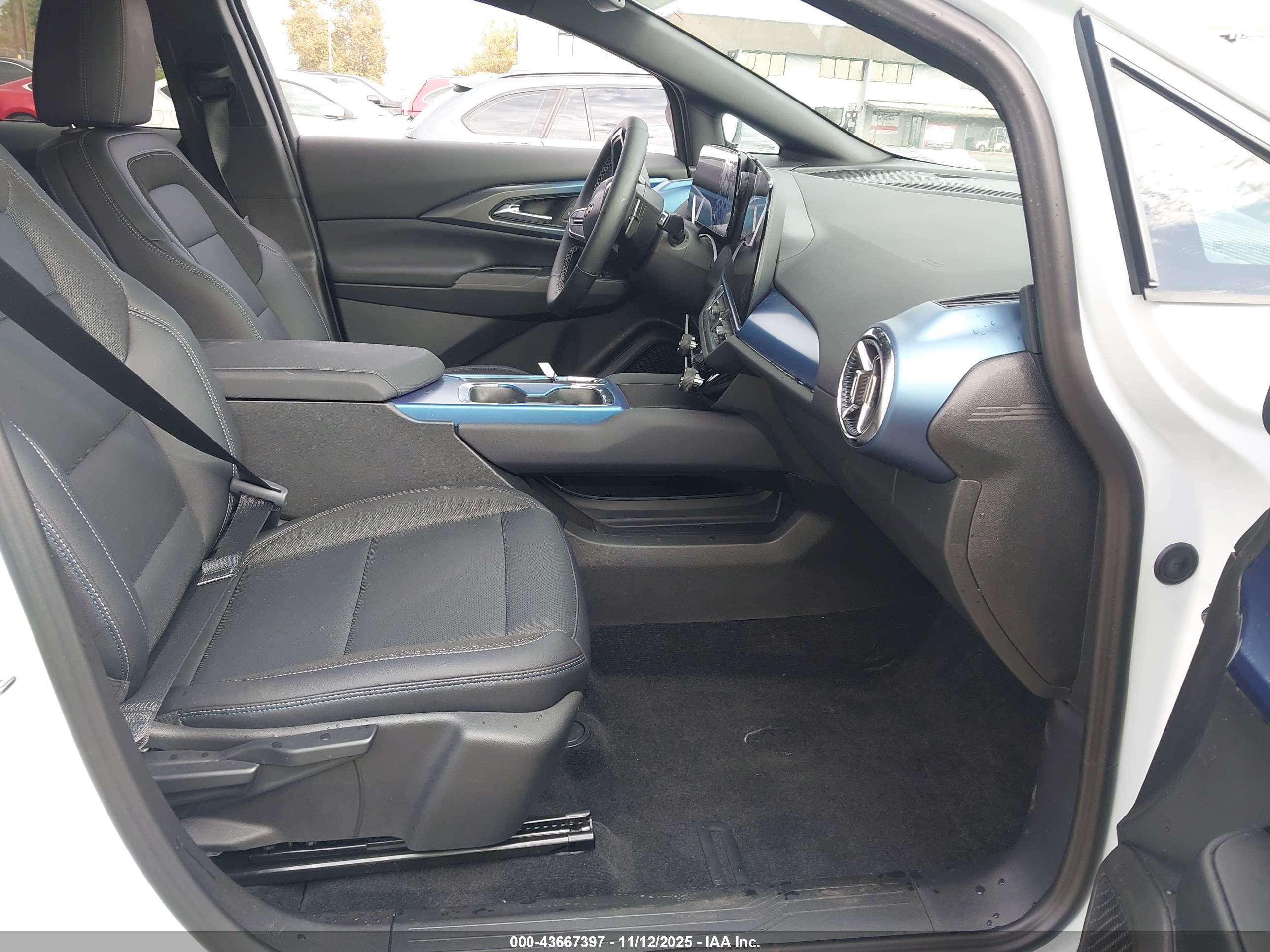 CHEVROLET EQUINOX image 5