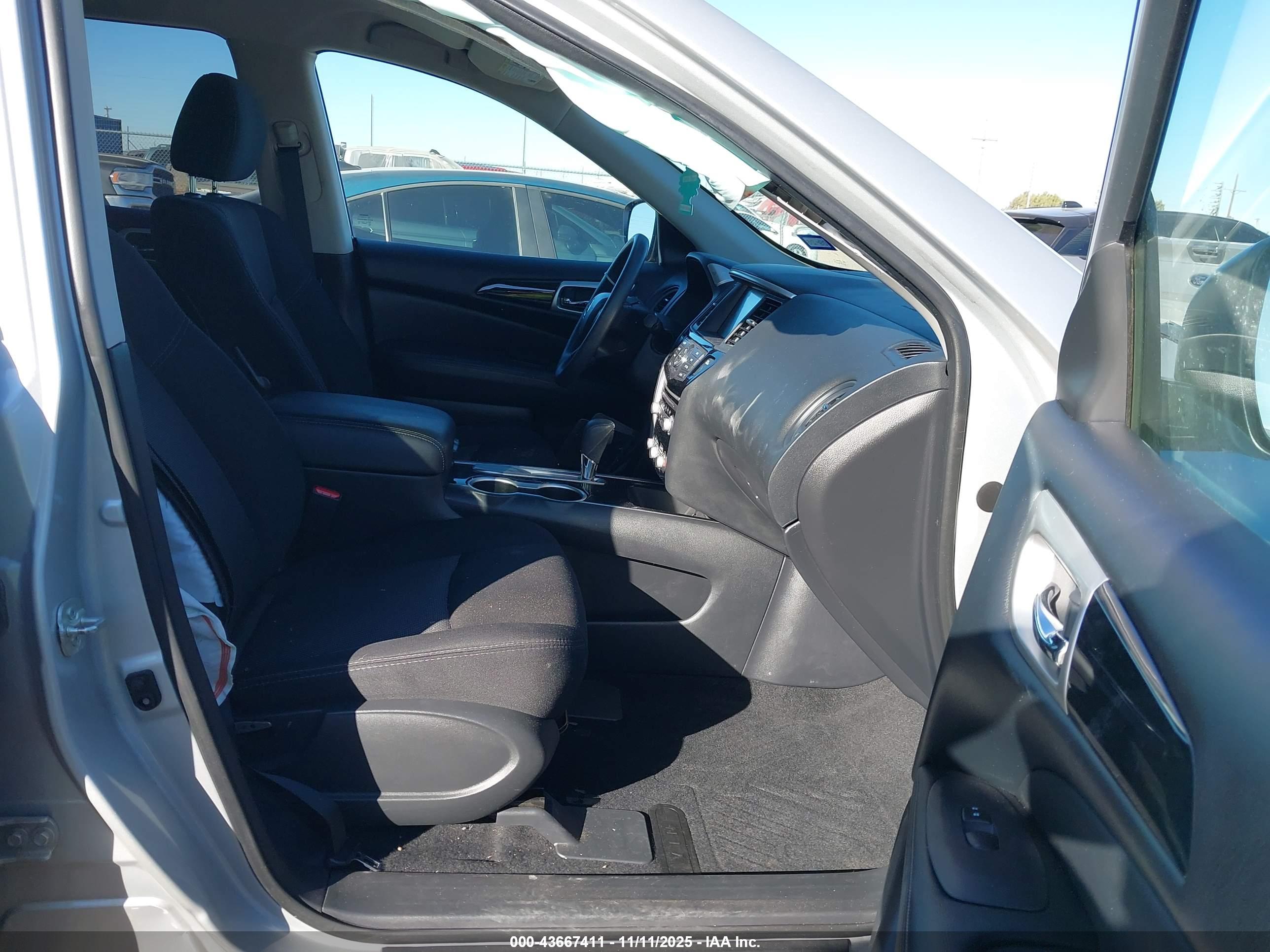 NISSAN PATHFINDER image 5