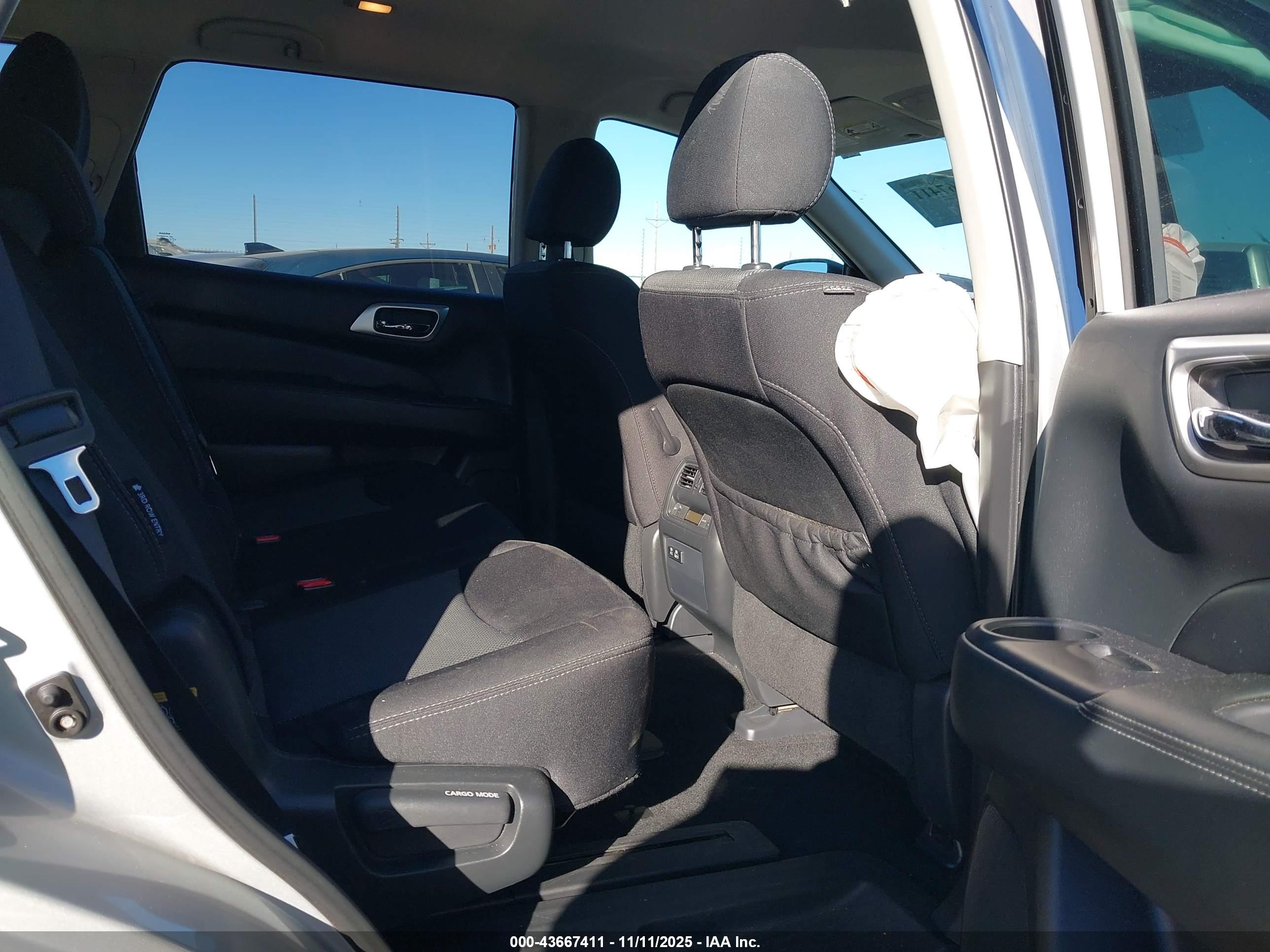 NISSAN PATHFINDER image 8