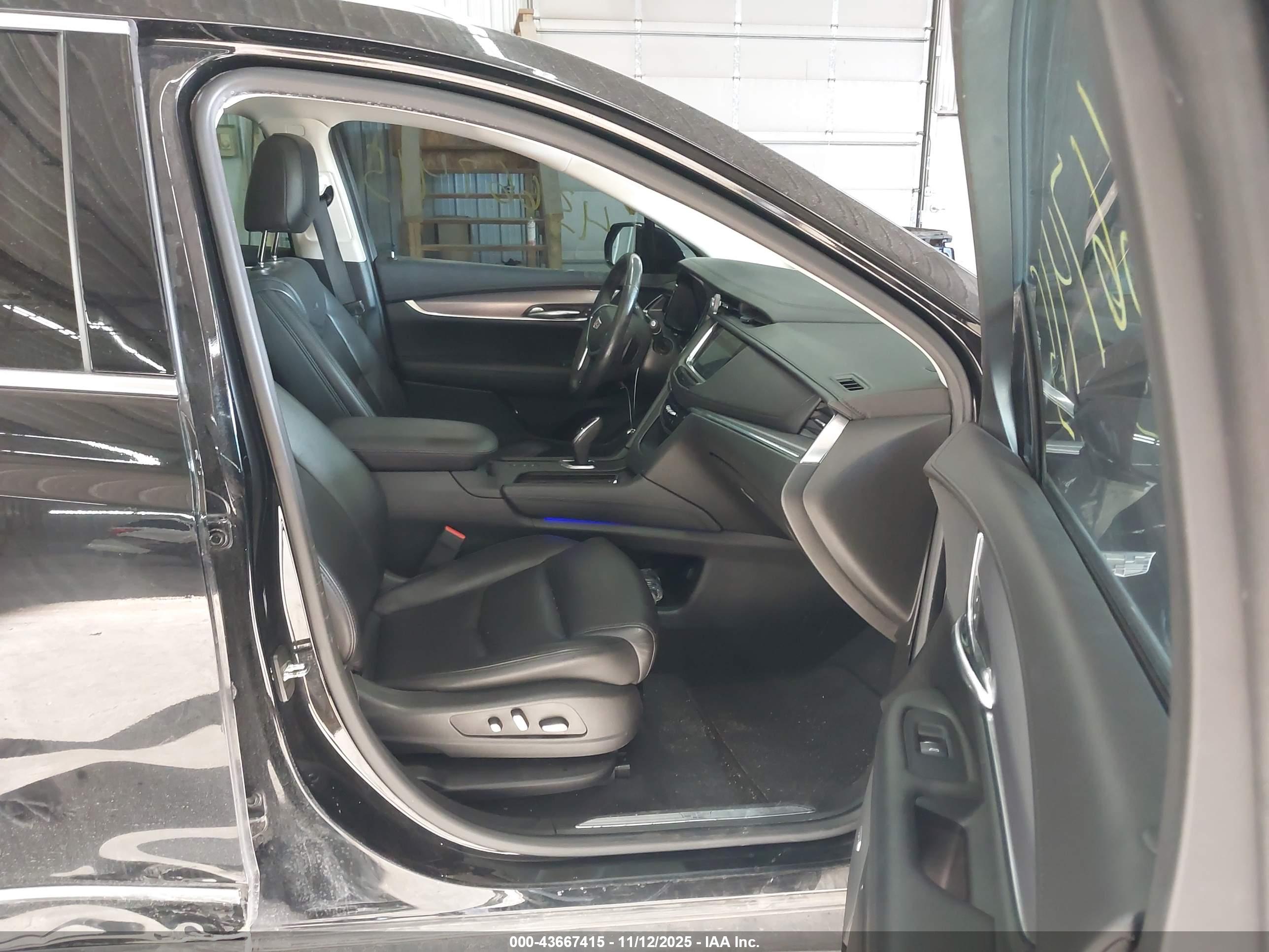 CADILLAC XT5 image 5