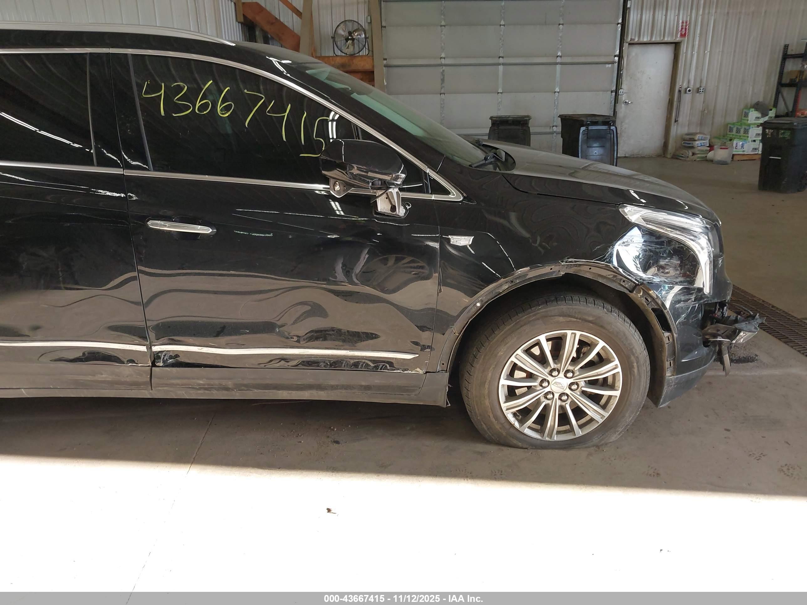 CADILLAC XT5 image 6