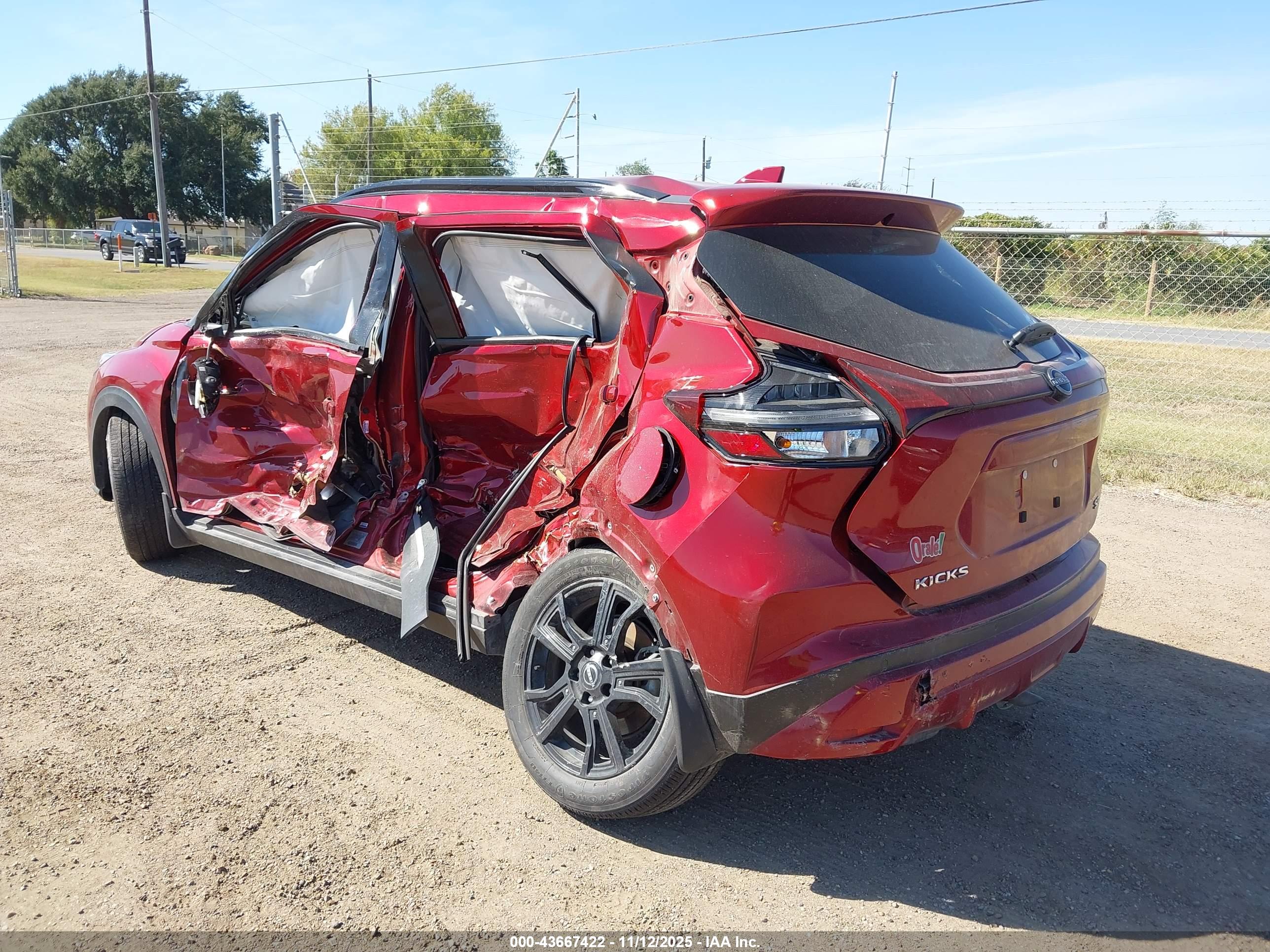 NISSAN KICKS image 3