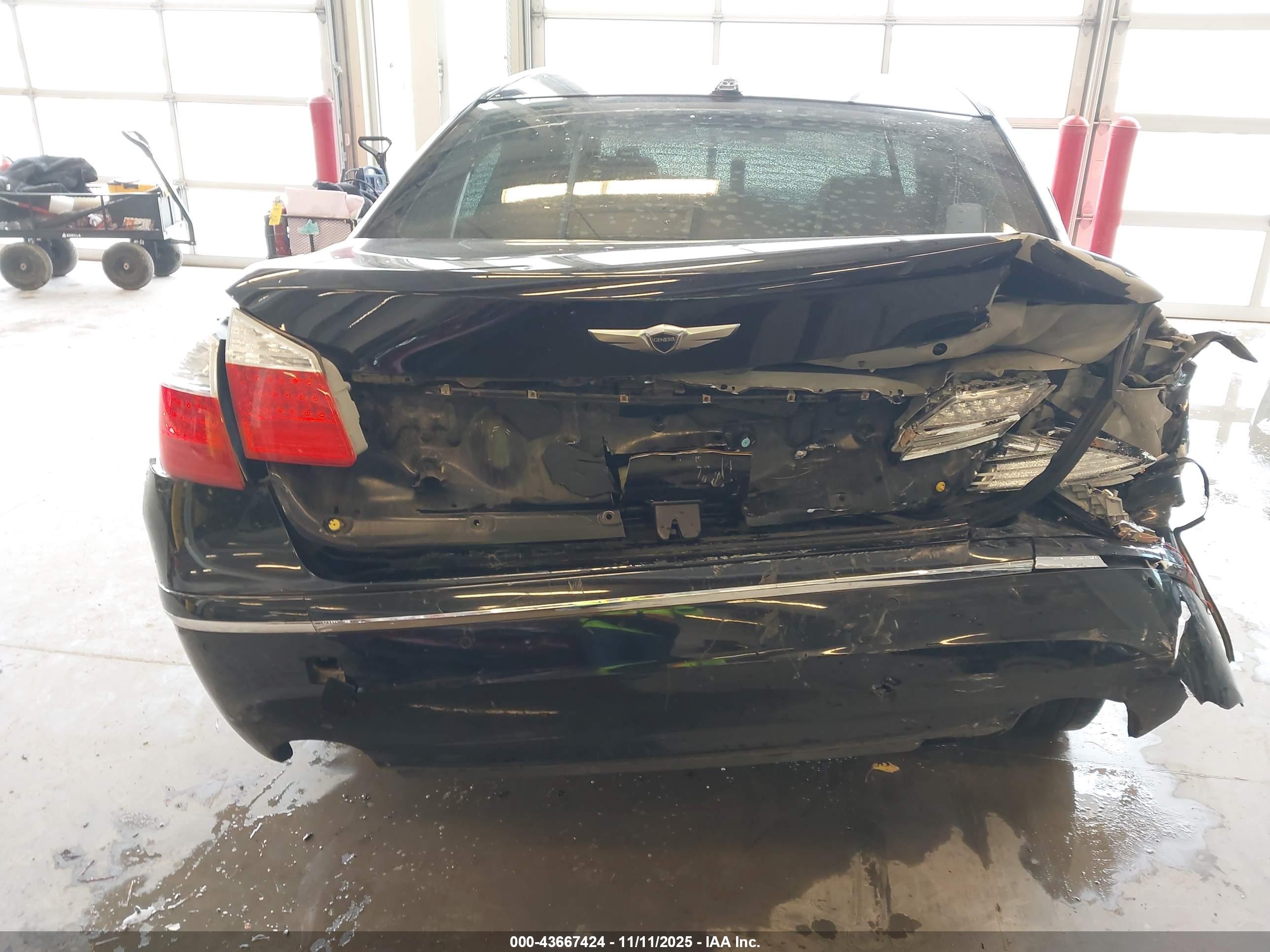HYUNDAI GENESIS image 6