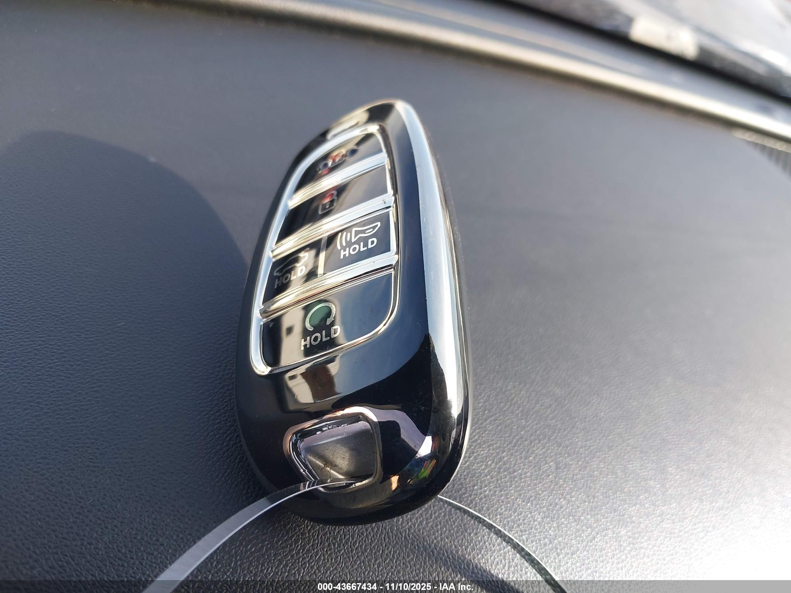 HYUNDAI TUCSON image 11