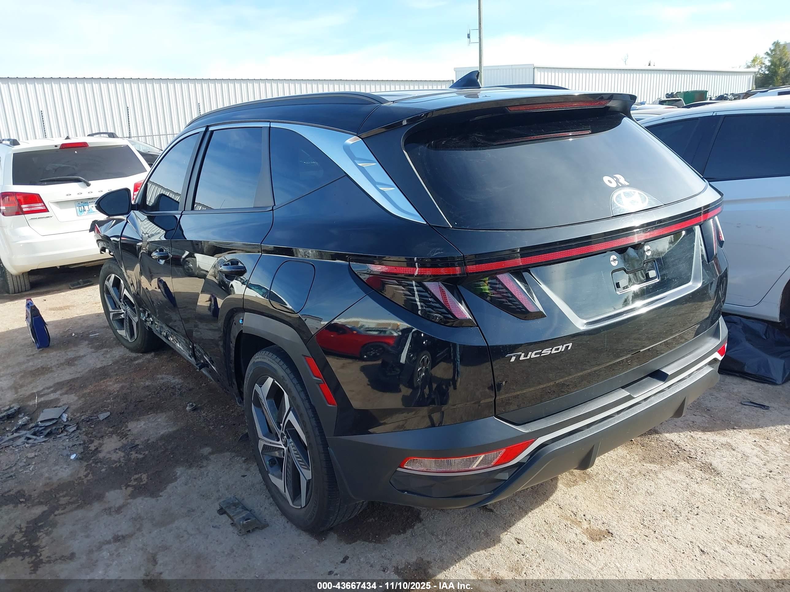 HYUNDAI TUCSON image 3