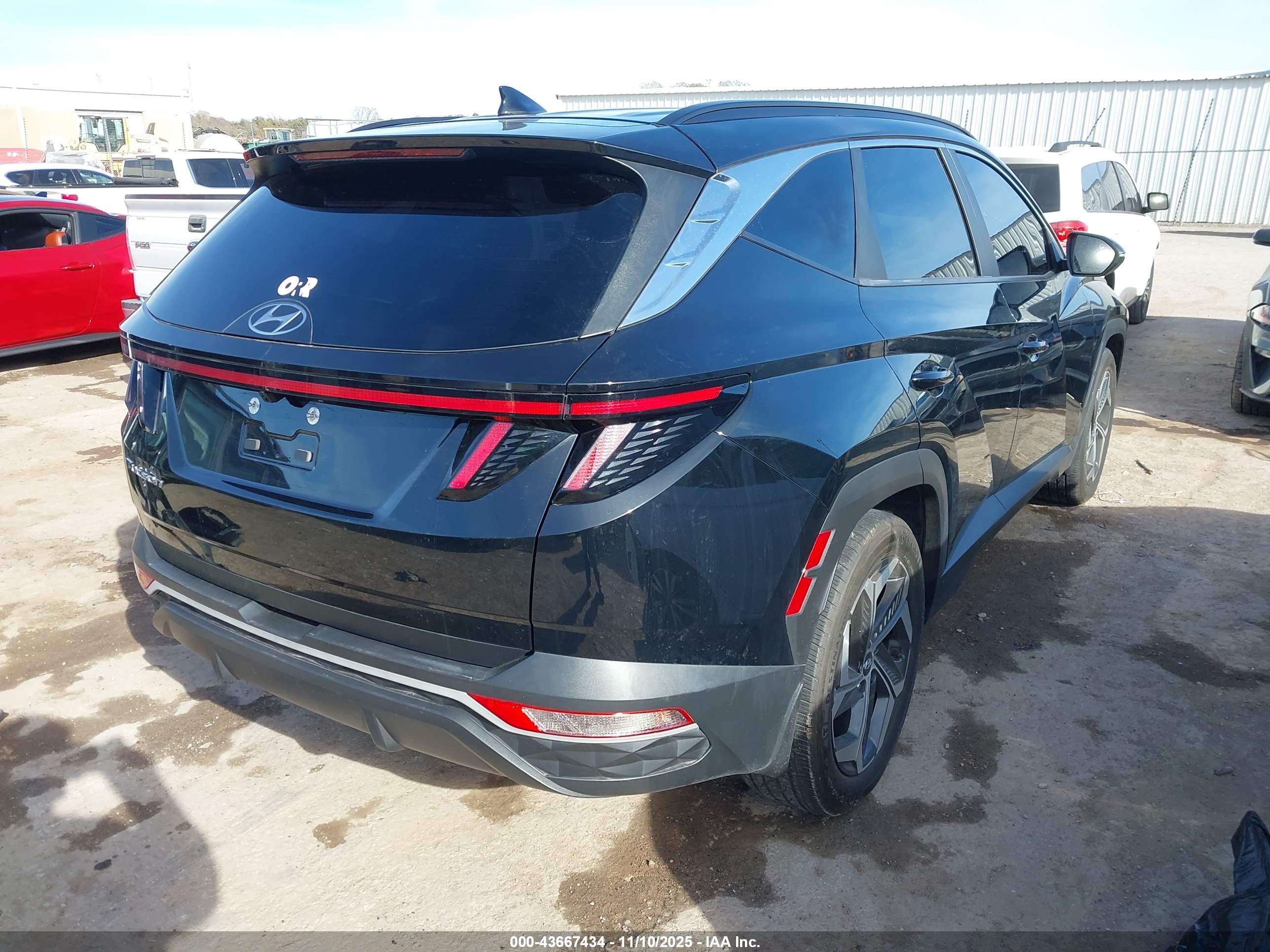 HYUNDAI TUCSON image 4