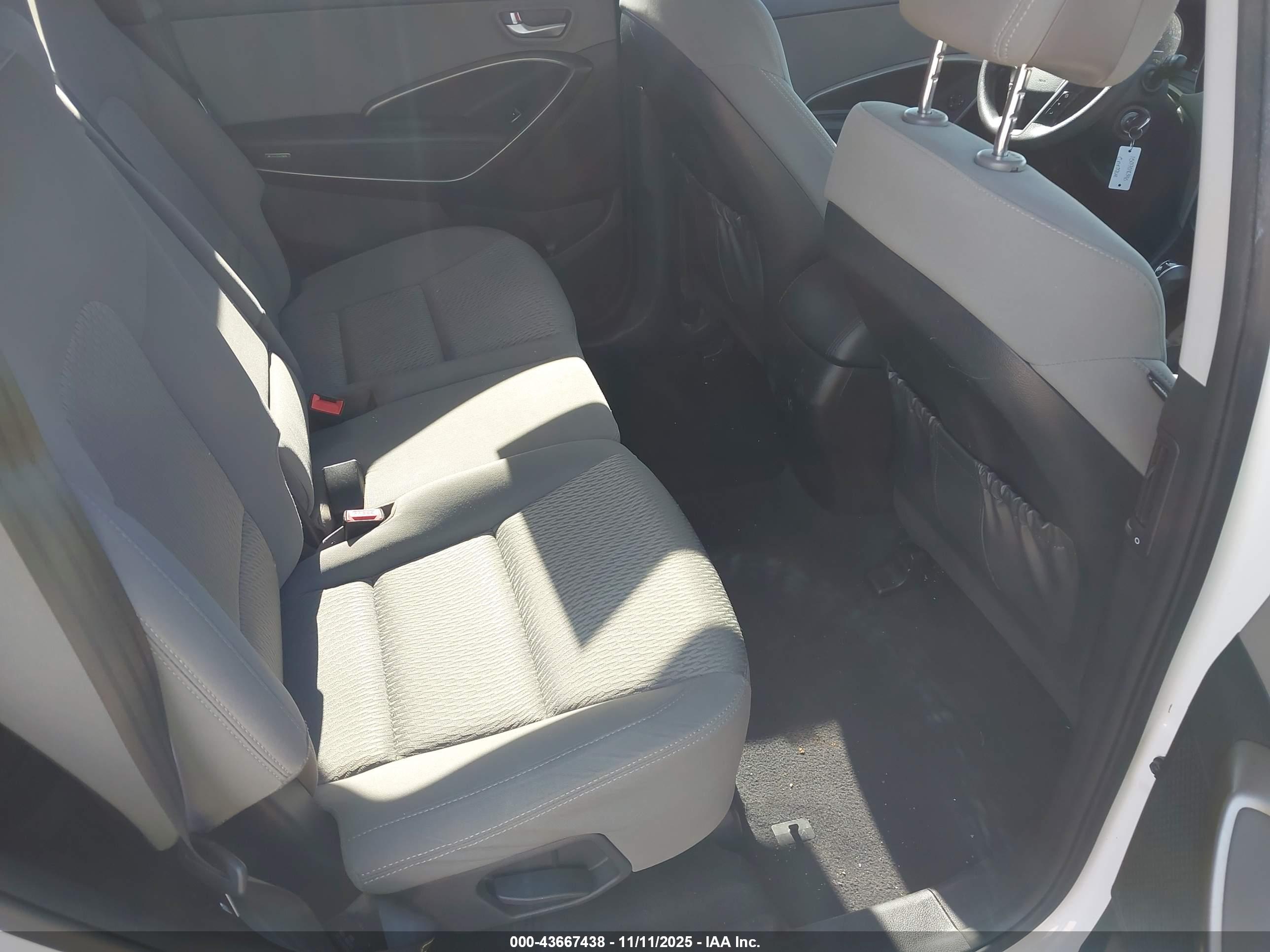 HYUNDAI SANTA image 8