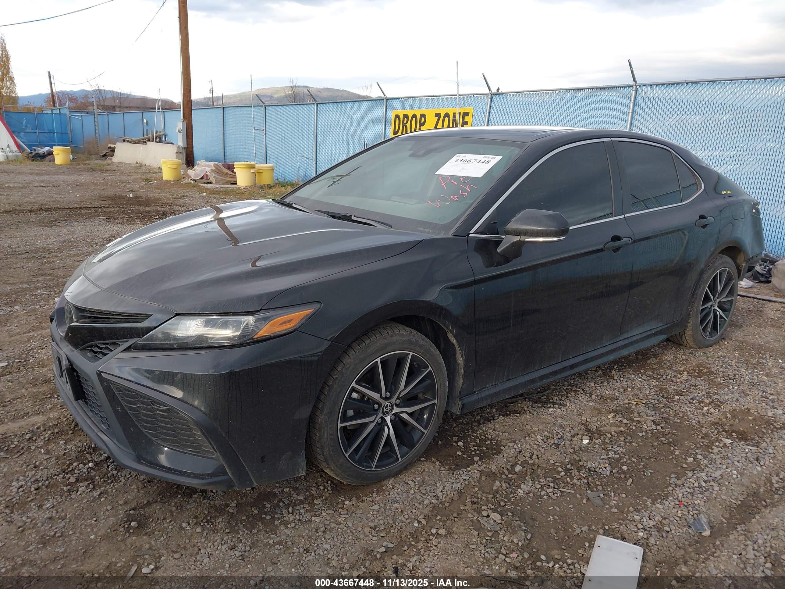 TOYOTA CAMRY image 2