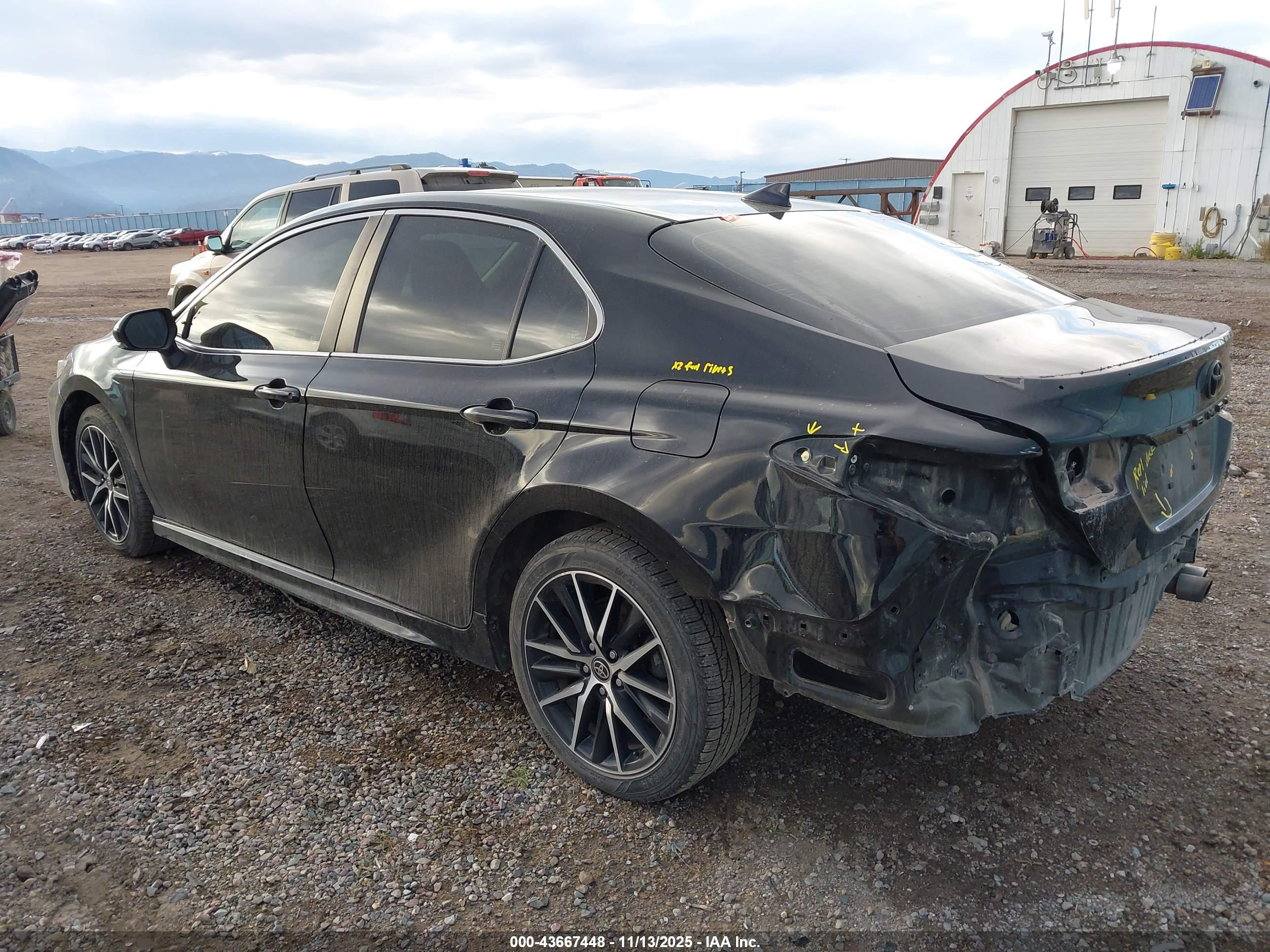 TOYOTA CAMRY image 3