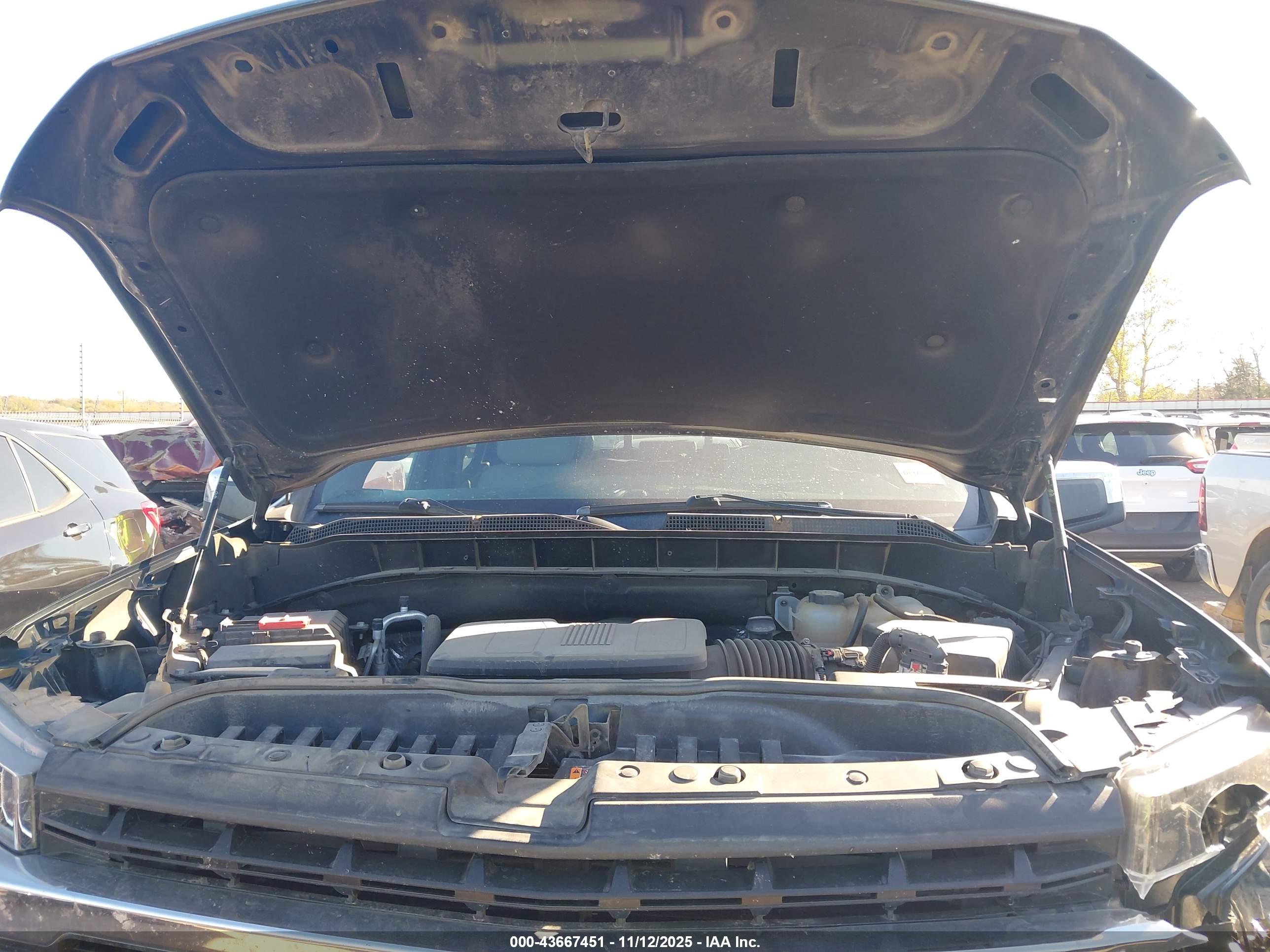 CHEVROLET SILVERADO image 10