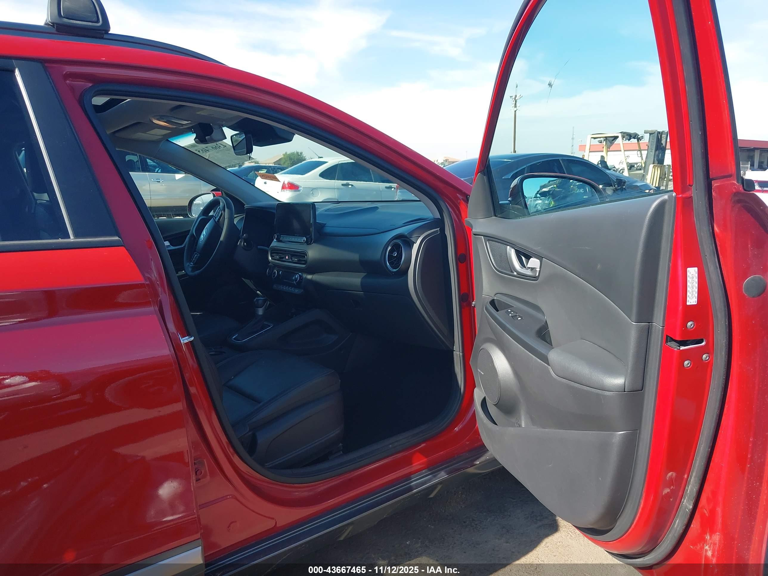 HYUNDAI KONA image 5