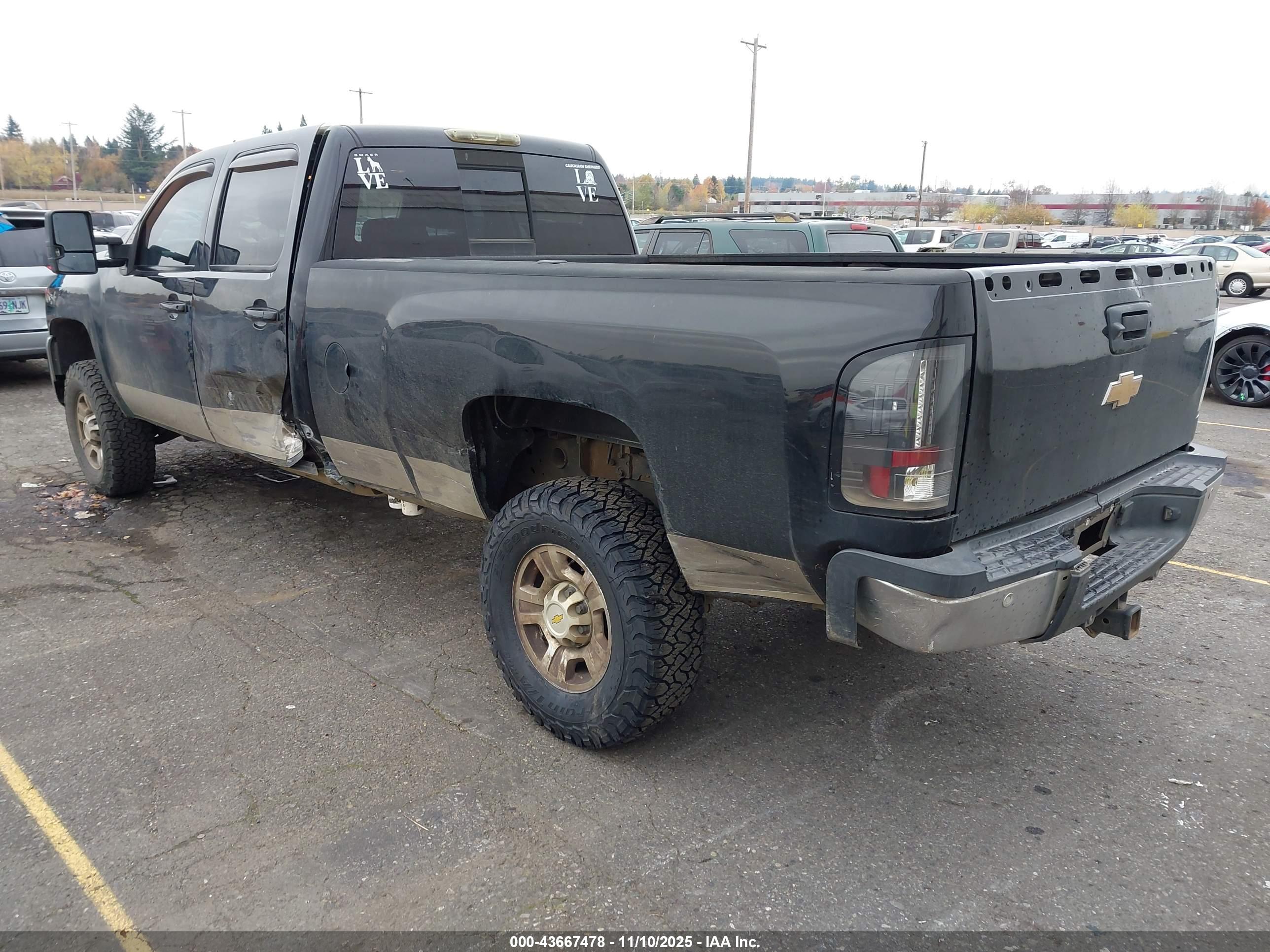 CHEVROLET SILVERADO image 3