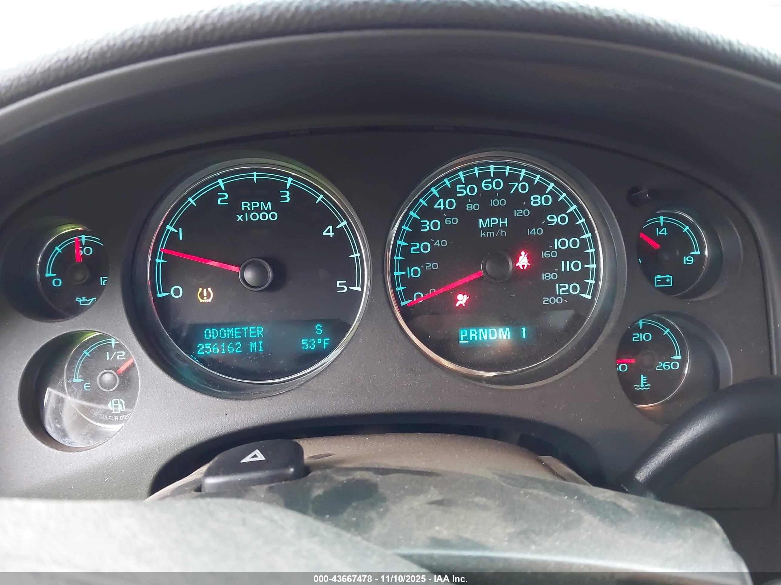 CHEVROLET SILVERADO image 7