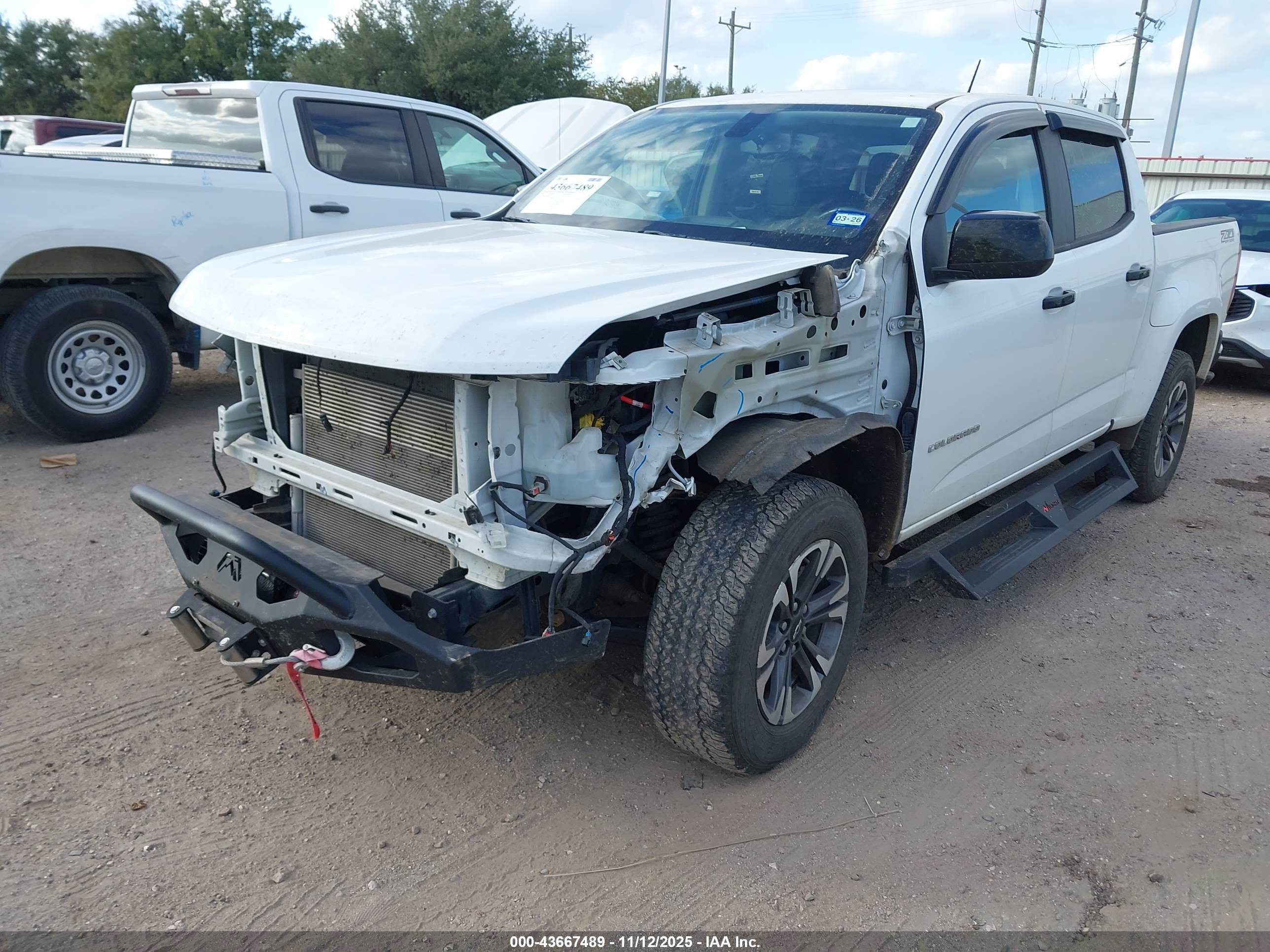 CHEVROLET COLORADO image 2