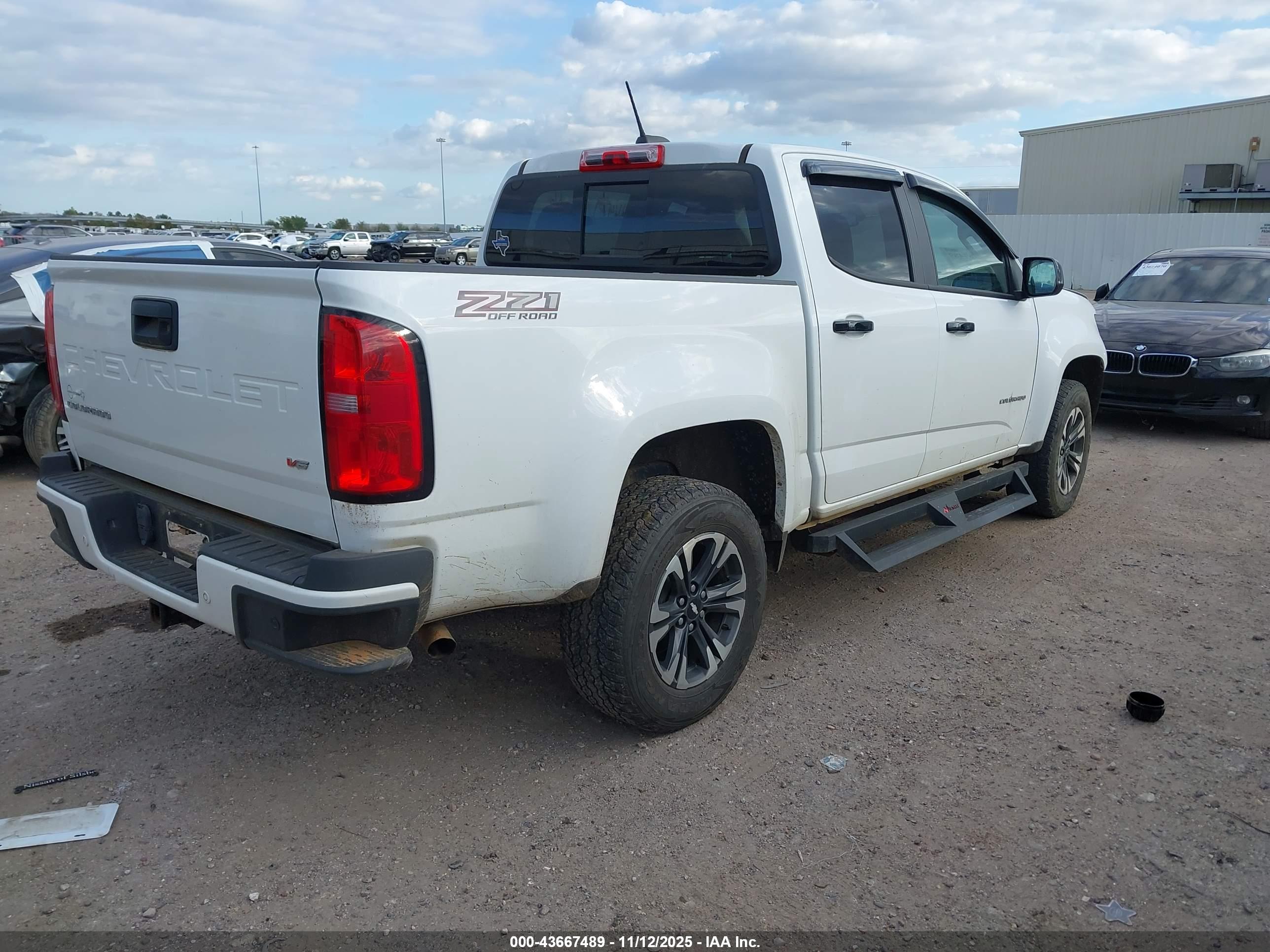 CHEVROLET COLORADO image 4