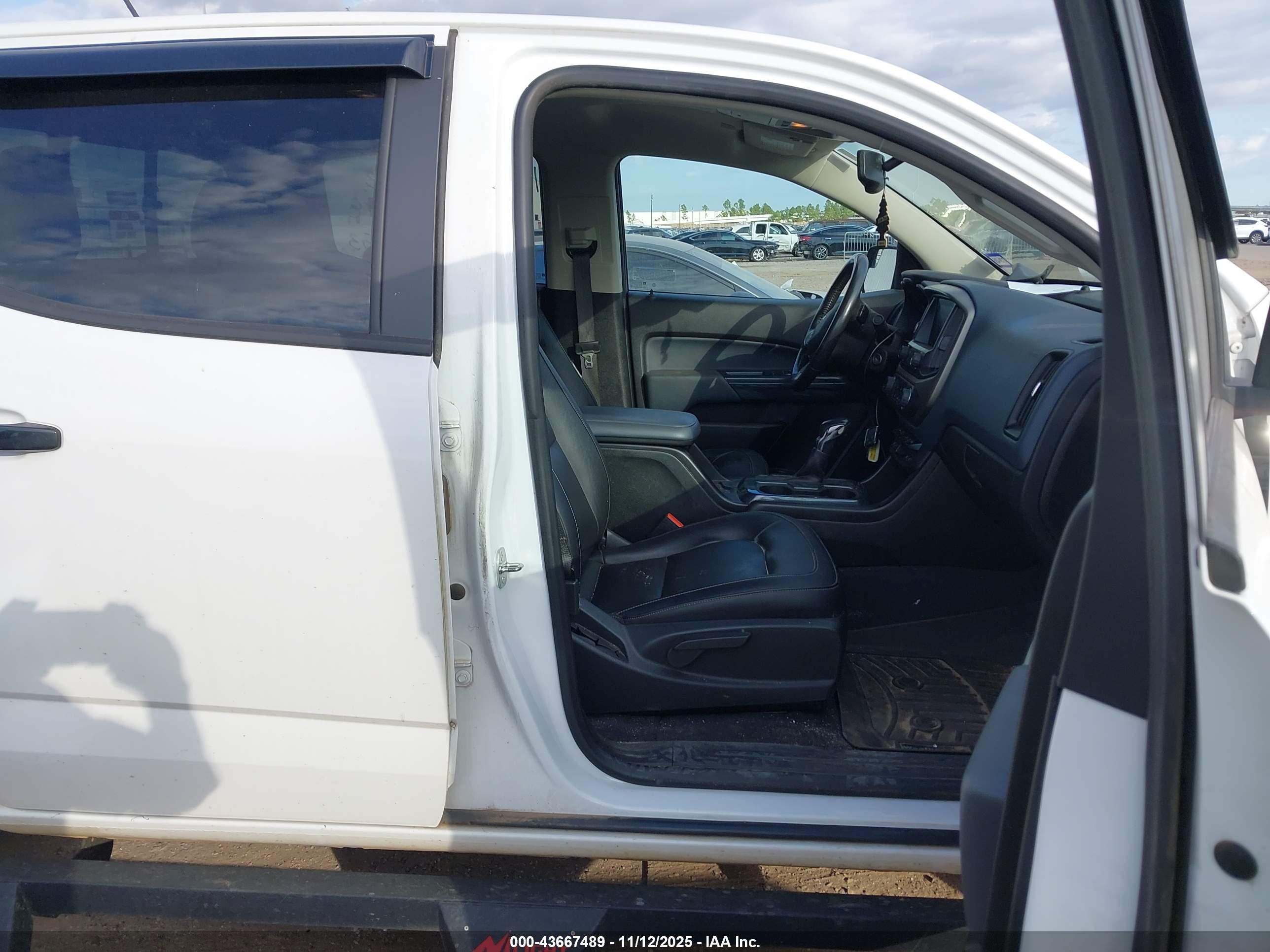 CHEVROLET COLORADO image 5