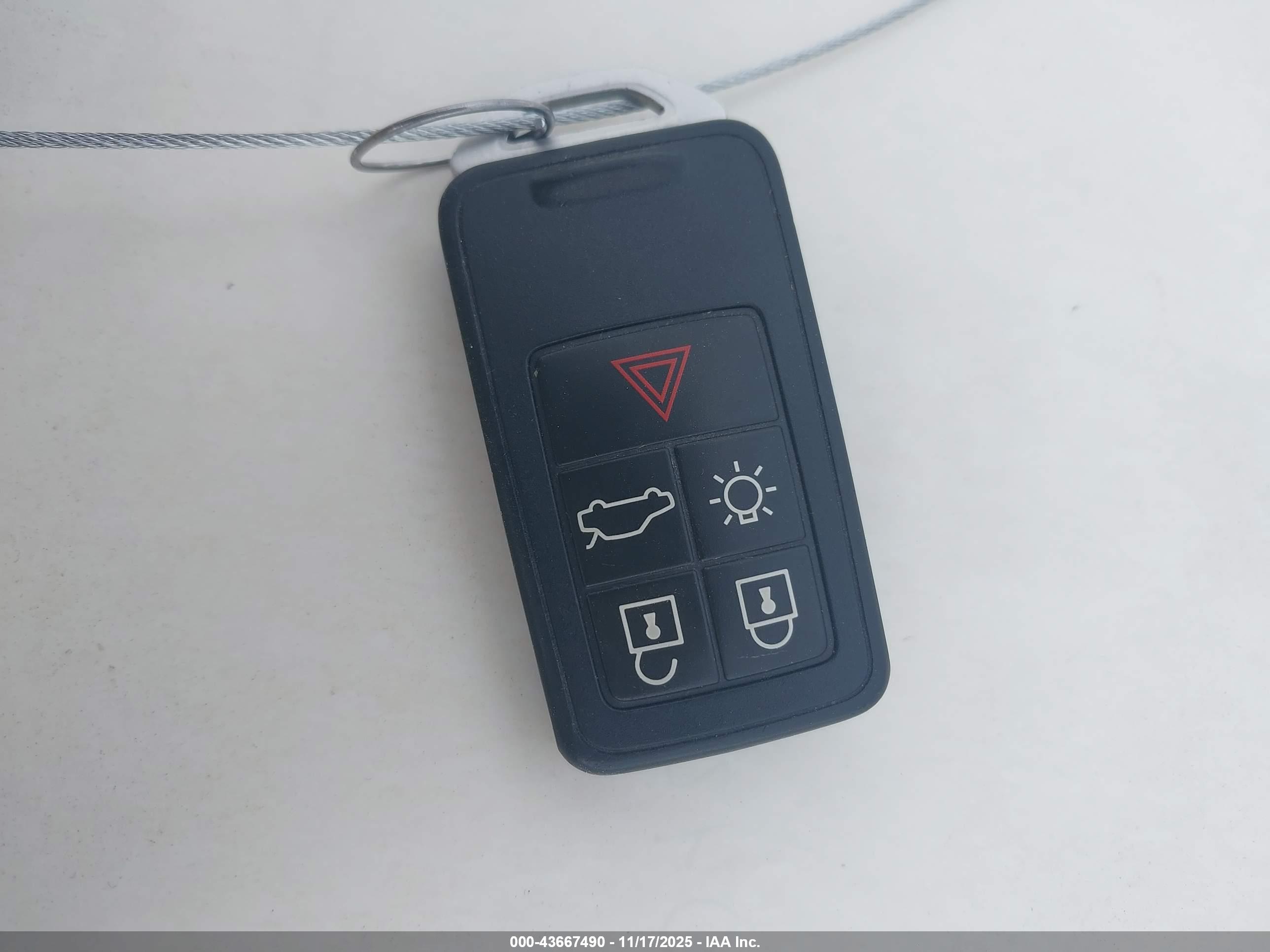 VOLVO S60 image 11