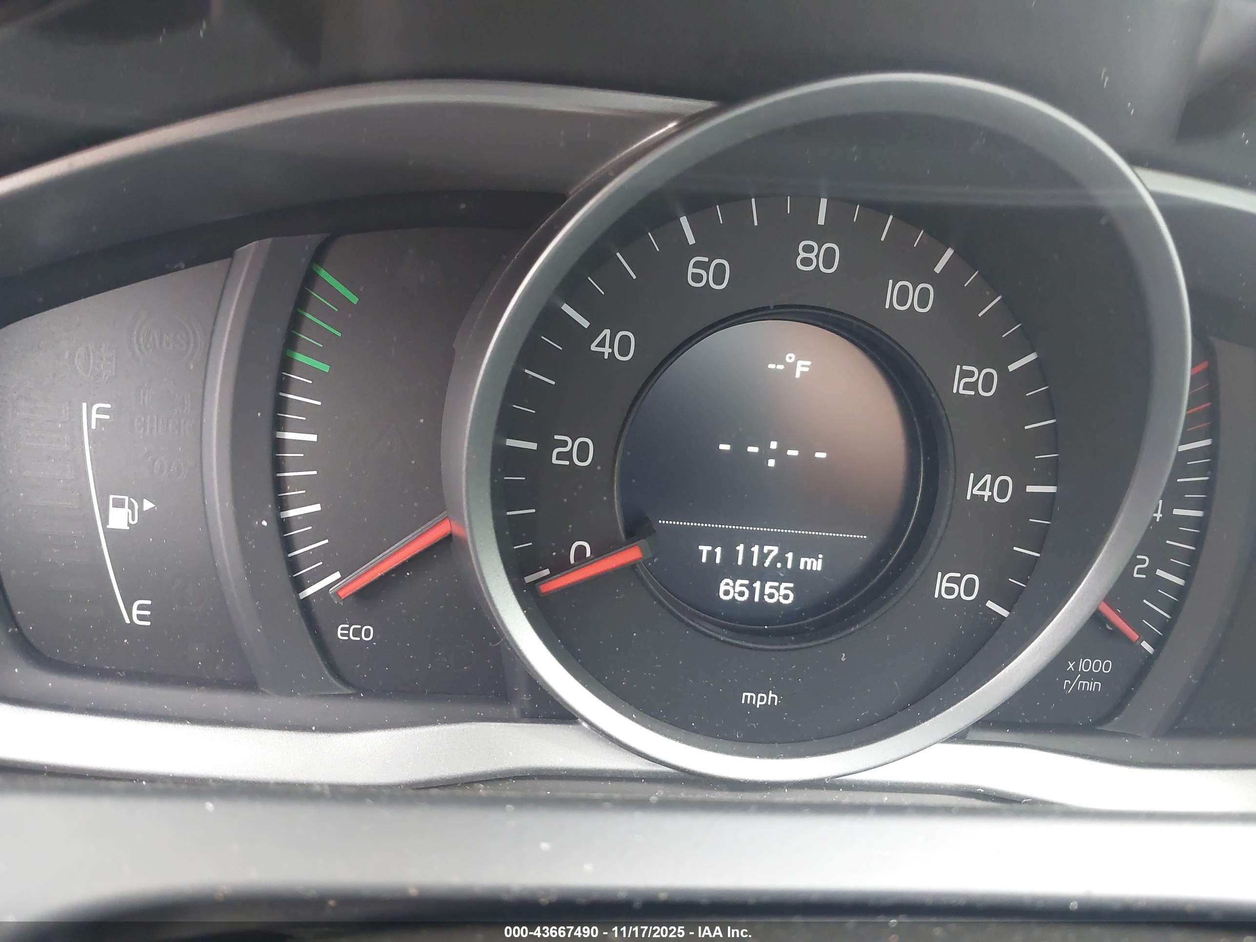 VOLVO S60 image 7