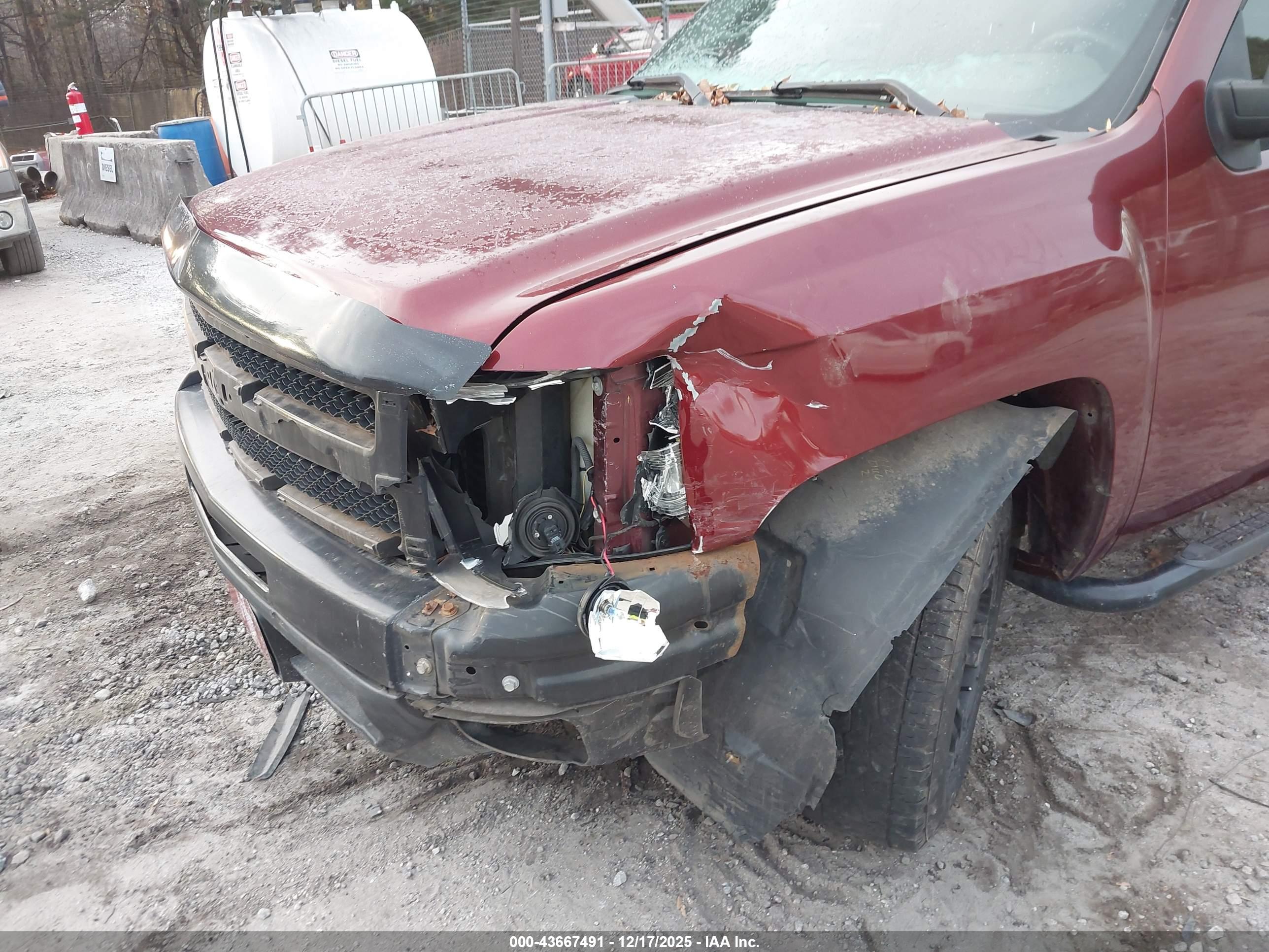 CHEVROLET SILVERADO image 6