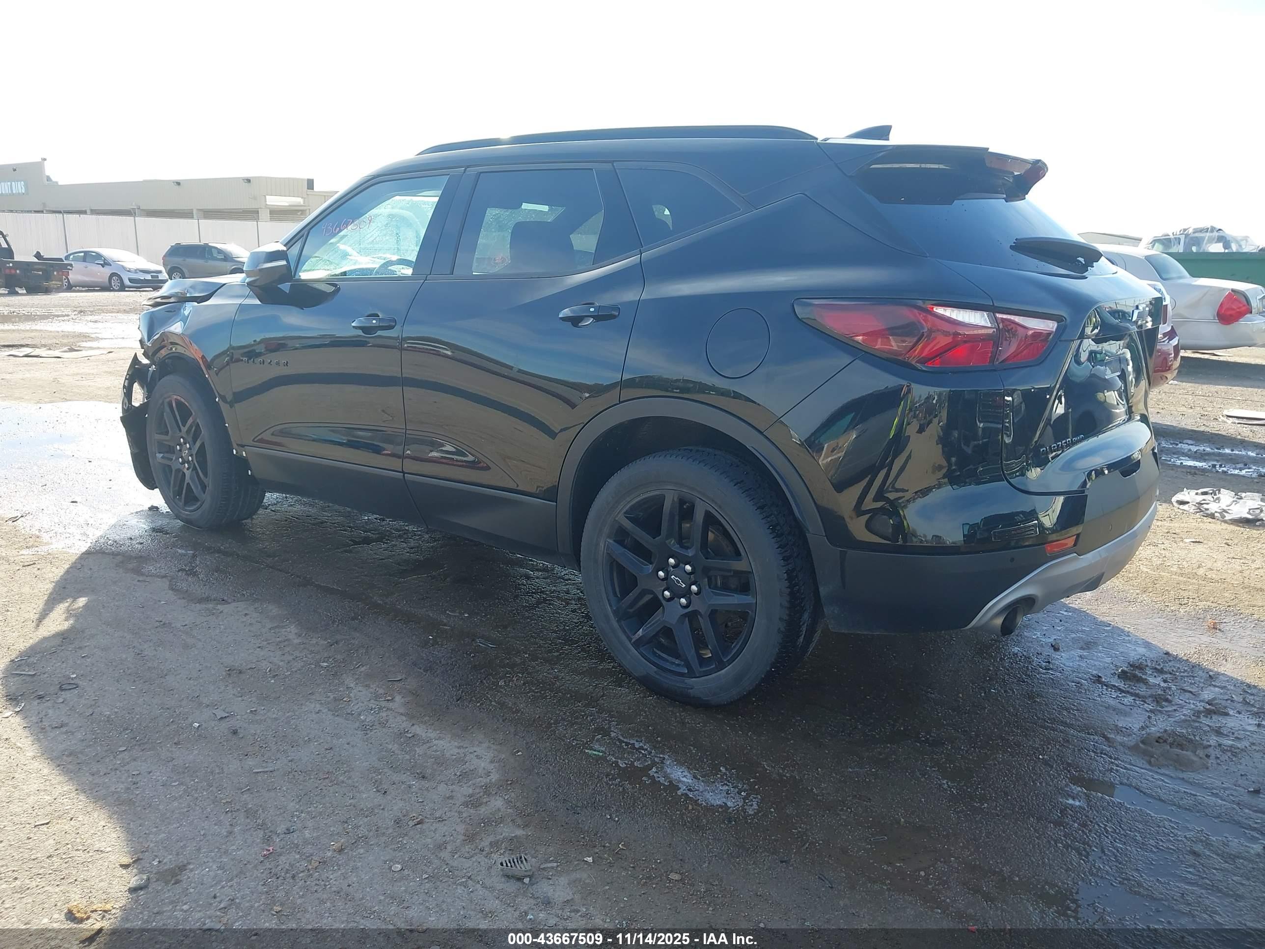 CHEVROLET BLAZER image 3