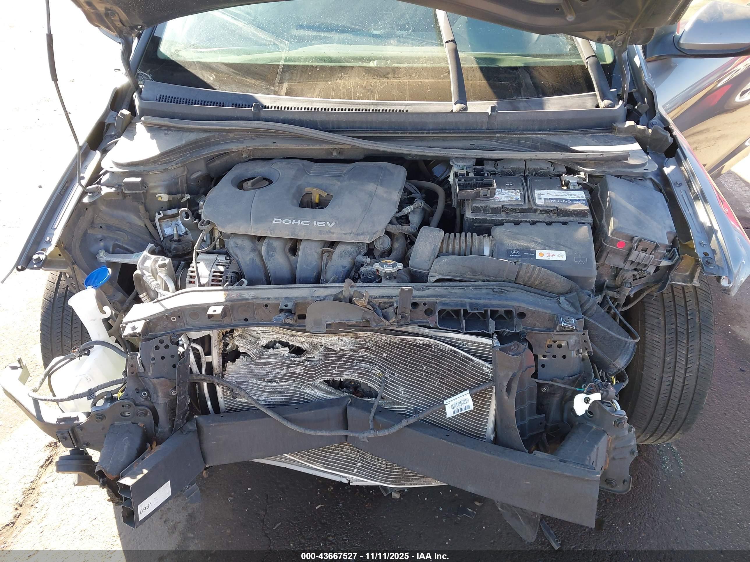 HYUNDAI ELANTRA image 10