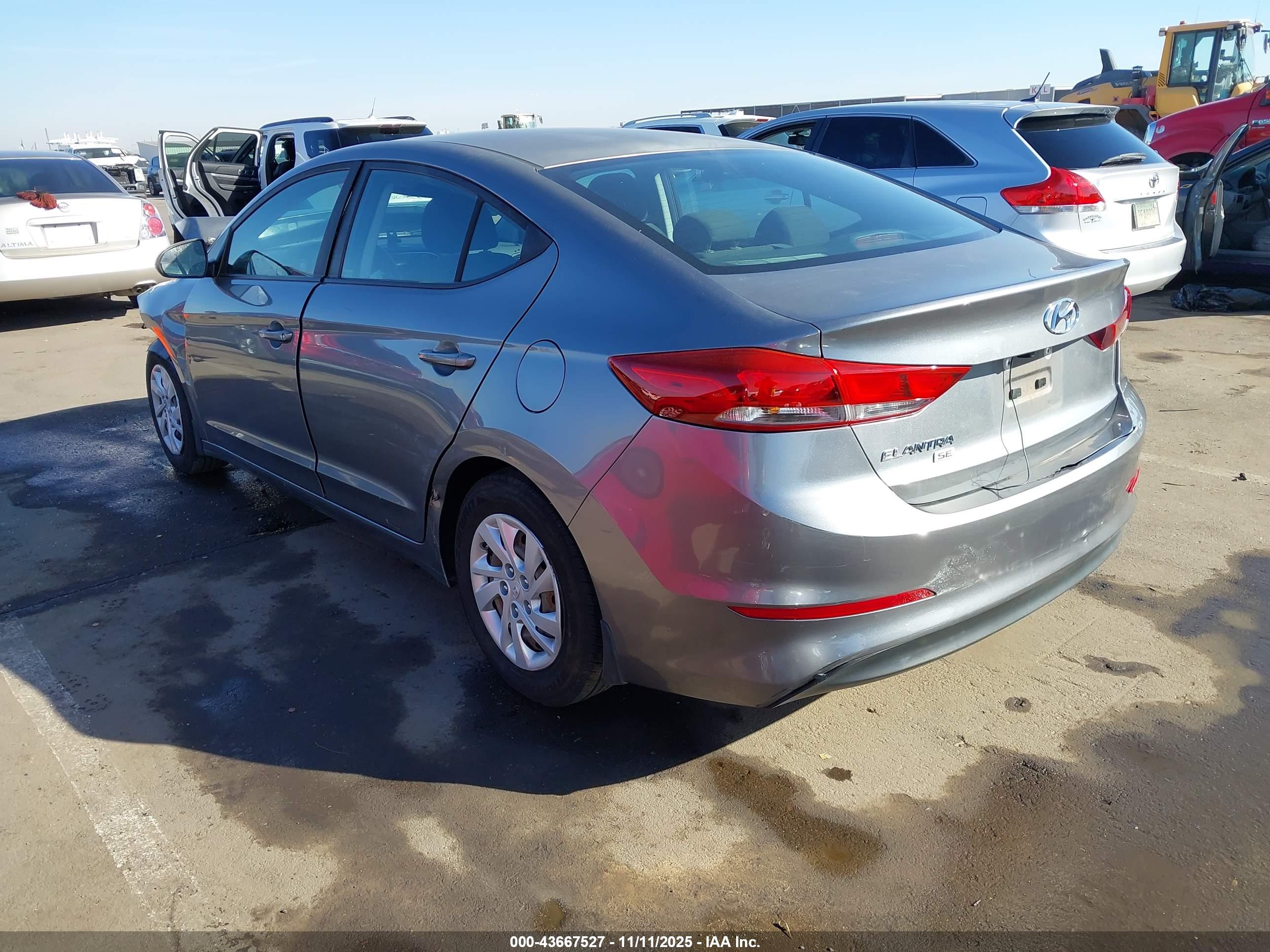 HYUNDAI ELANTRA image 3