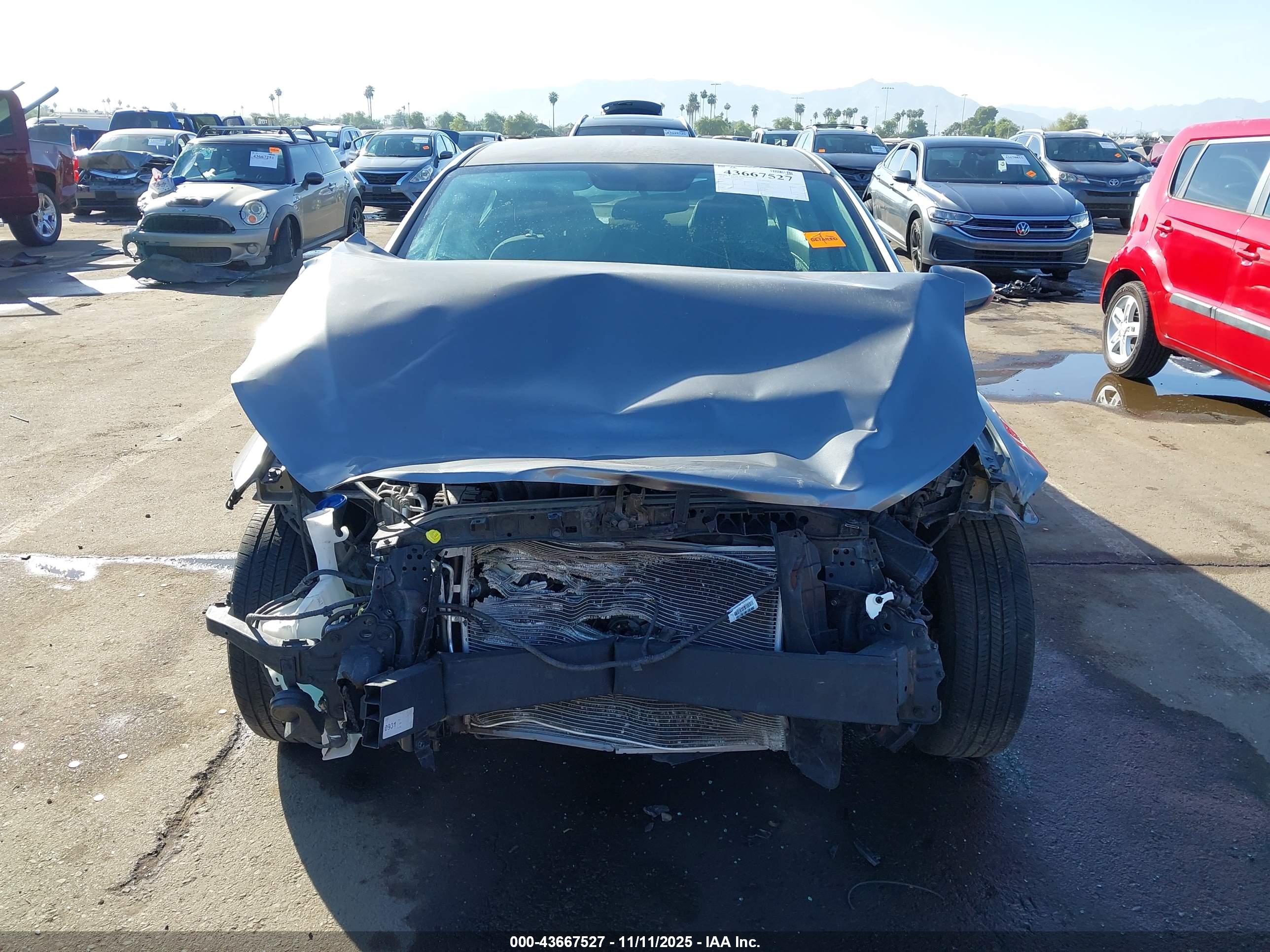 HYUNDAI ELANTRA image 6