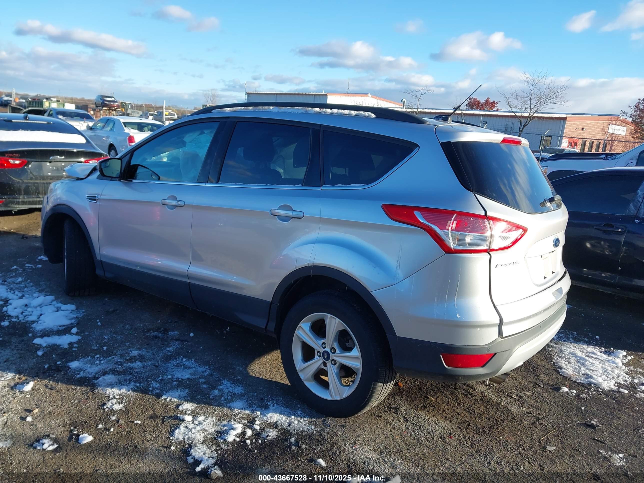 FORD ESCAPE image 3
