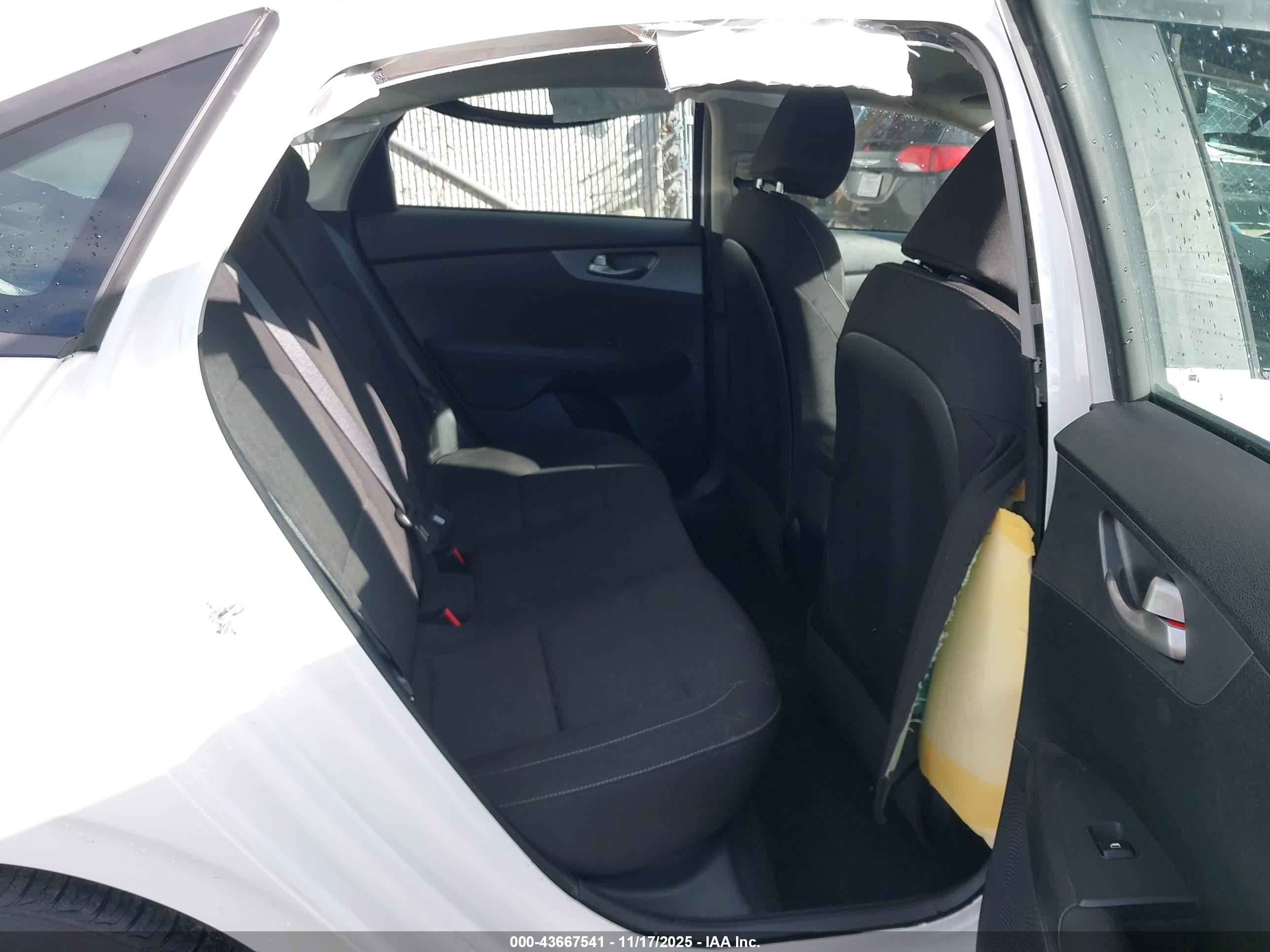KIA FORTE image 8