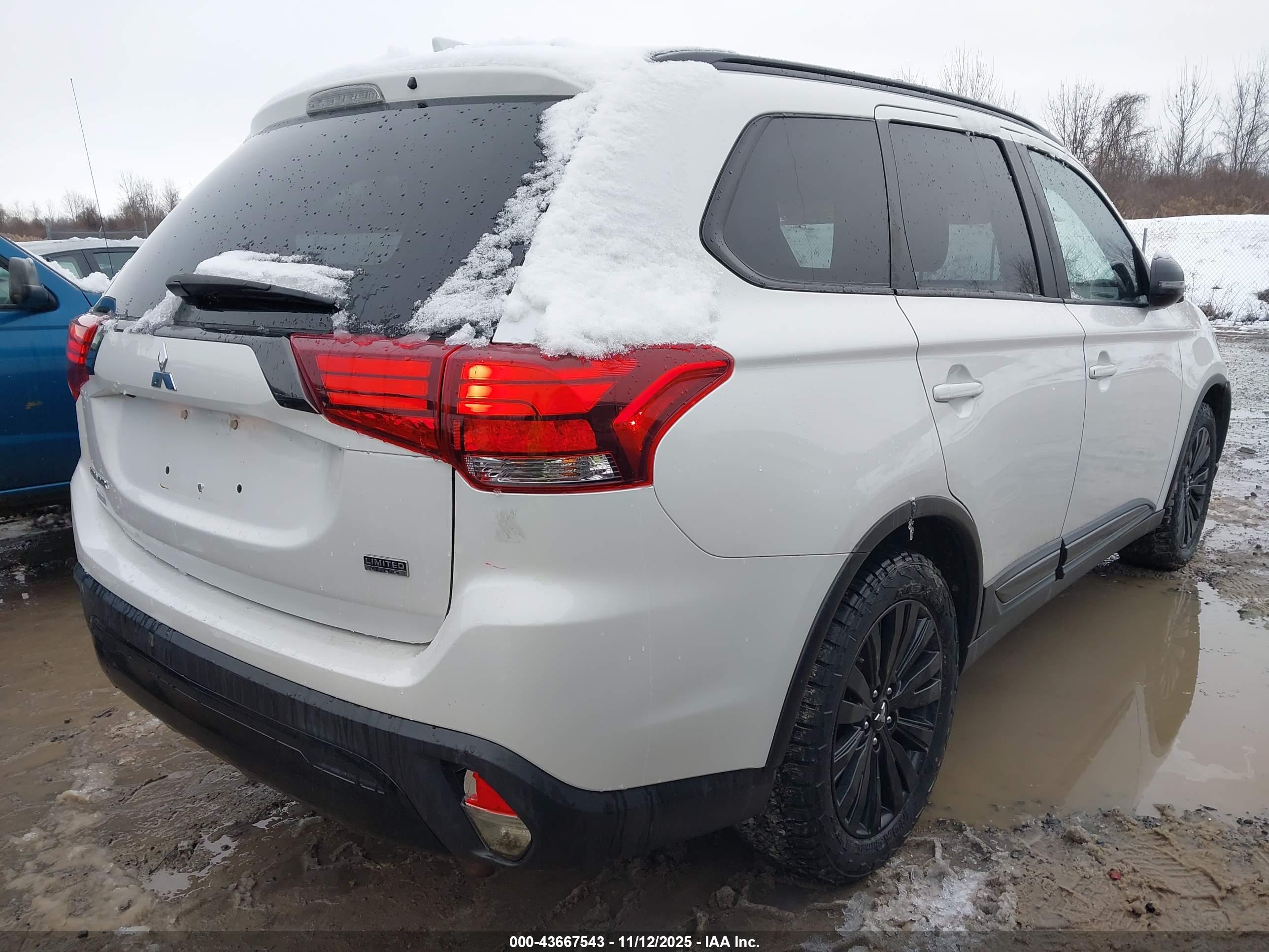 MITSUBISHI OUTLANDER image 4