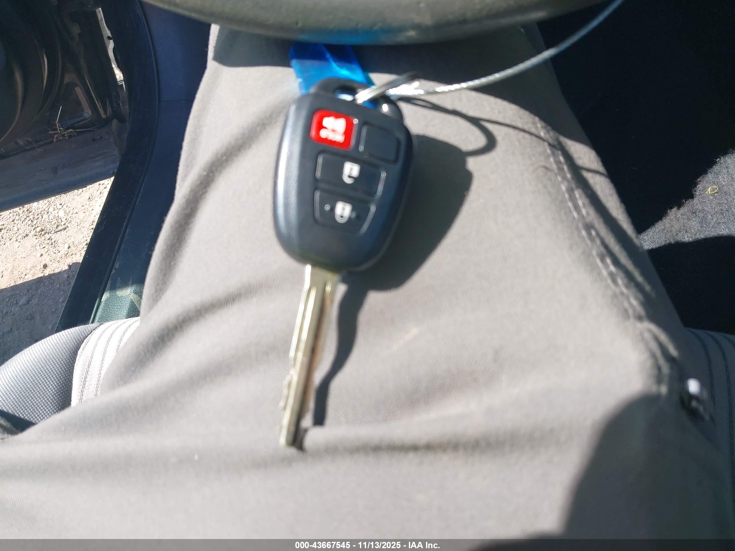 TOYOTA RAV4 image 11