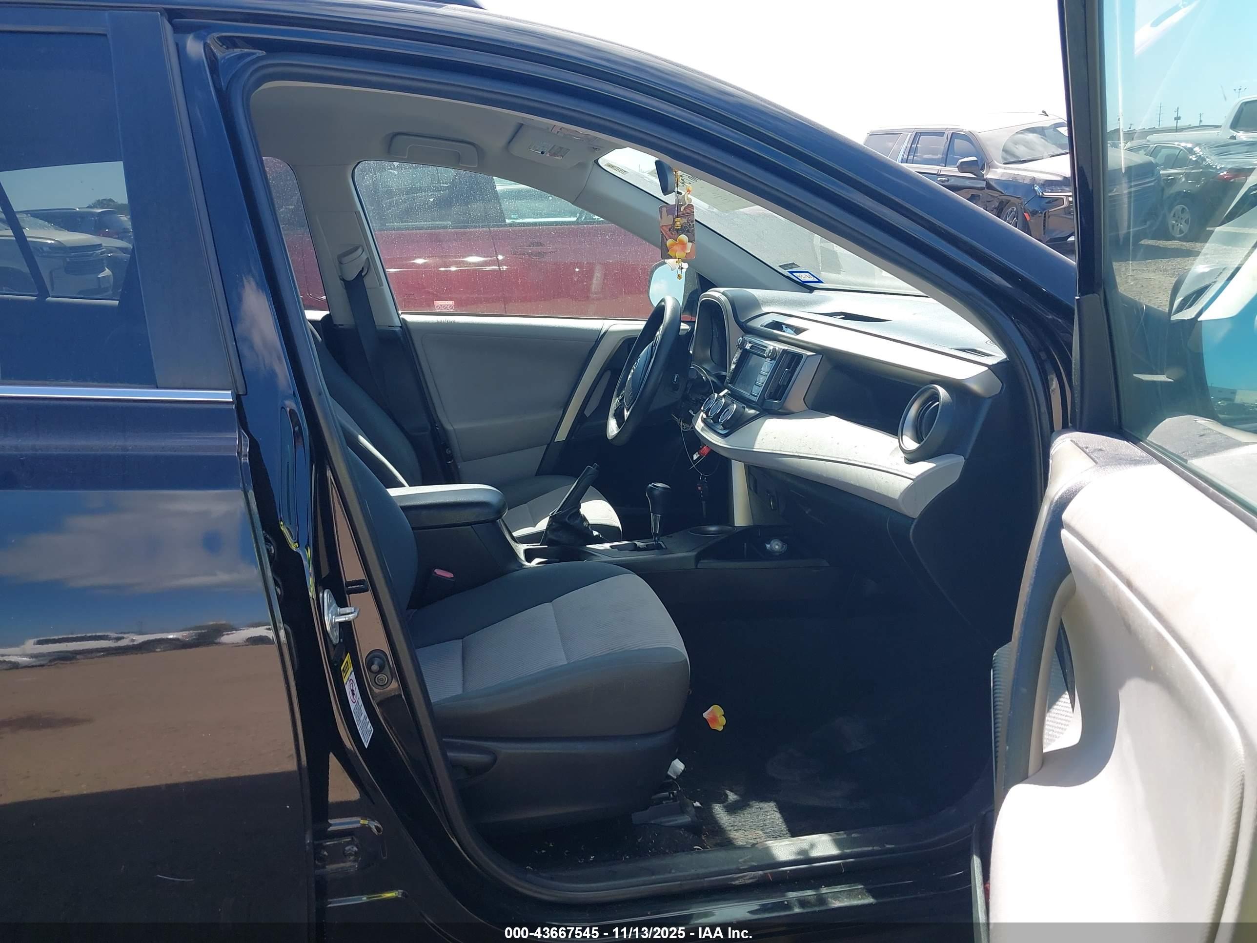 TOYOTA RAV4 image 5