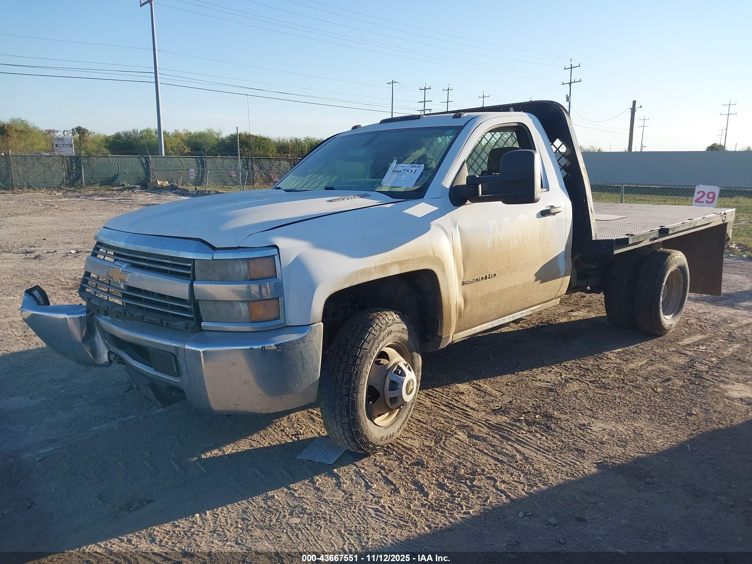 CHEVROLET SILVERADO image 2