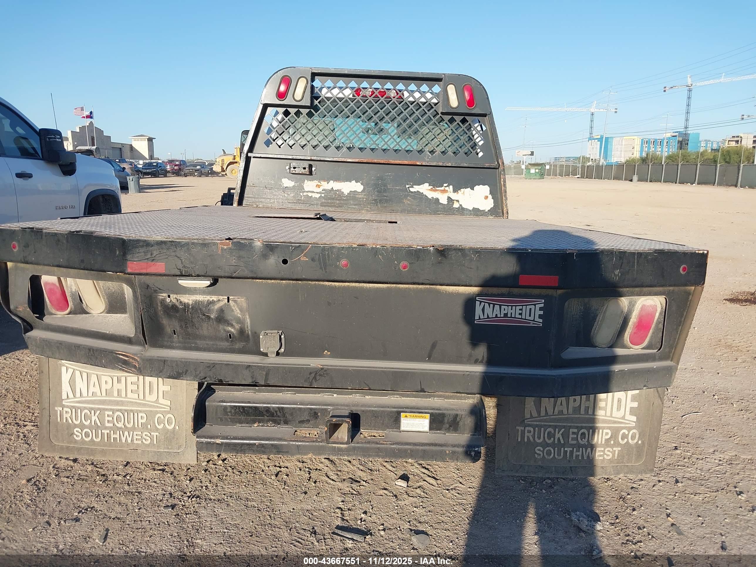 CHEVROLET SILVERADO image 8