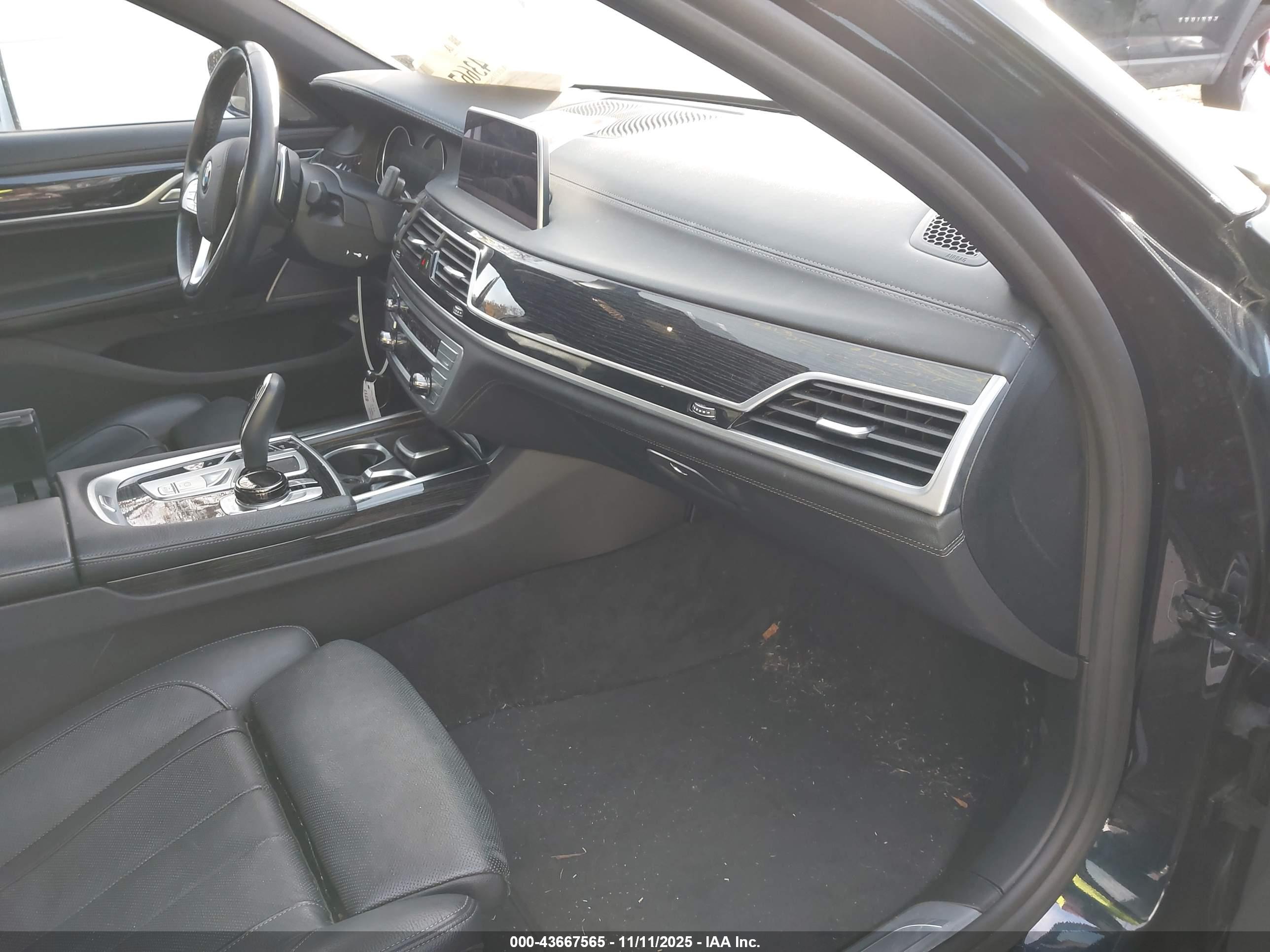 BMW 740I image 5