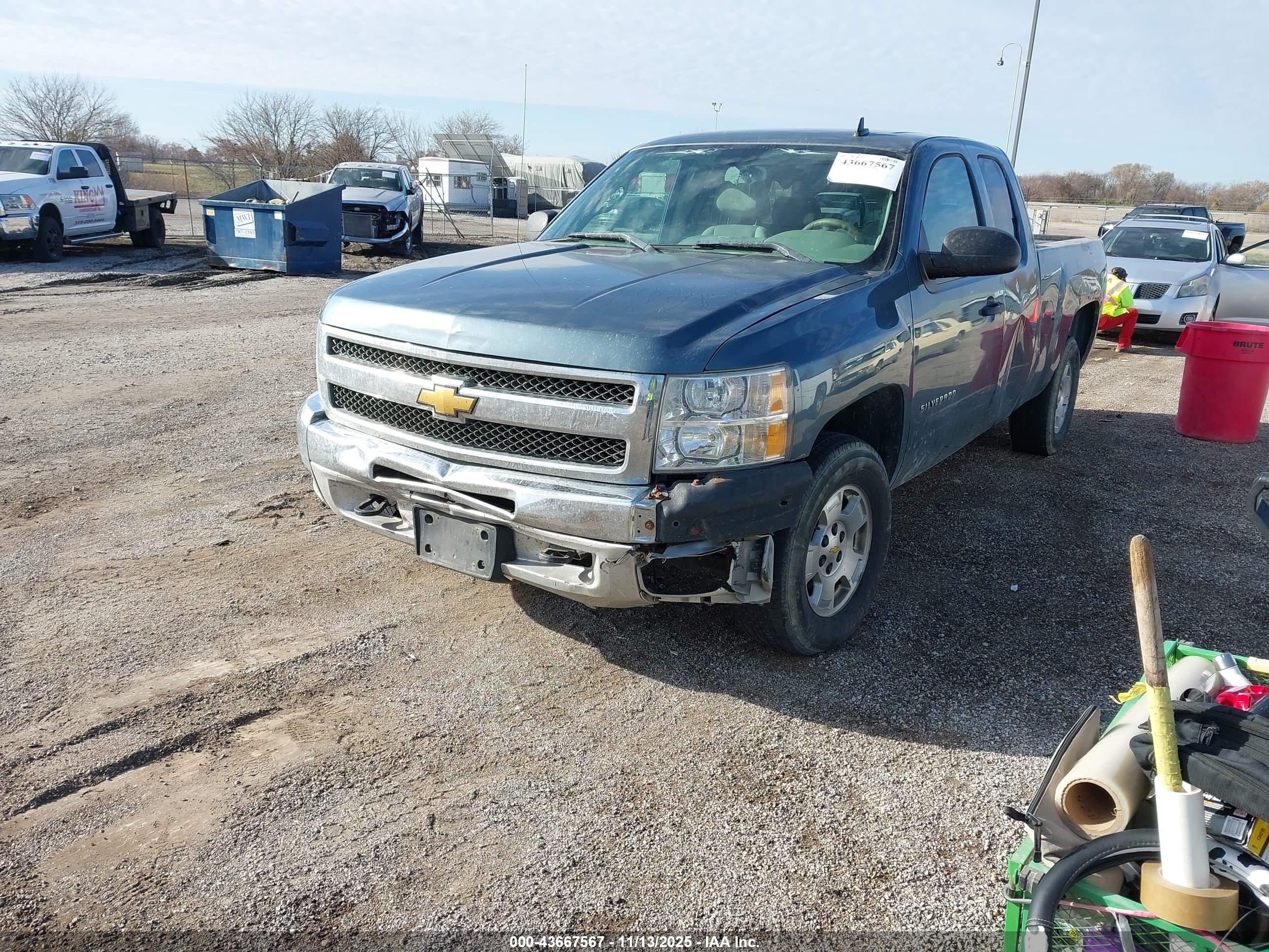 CHEVROLET SILVERADO image 2