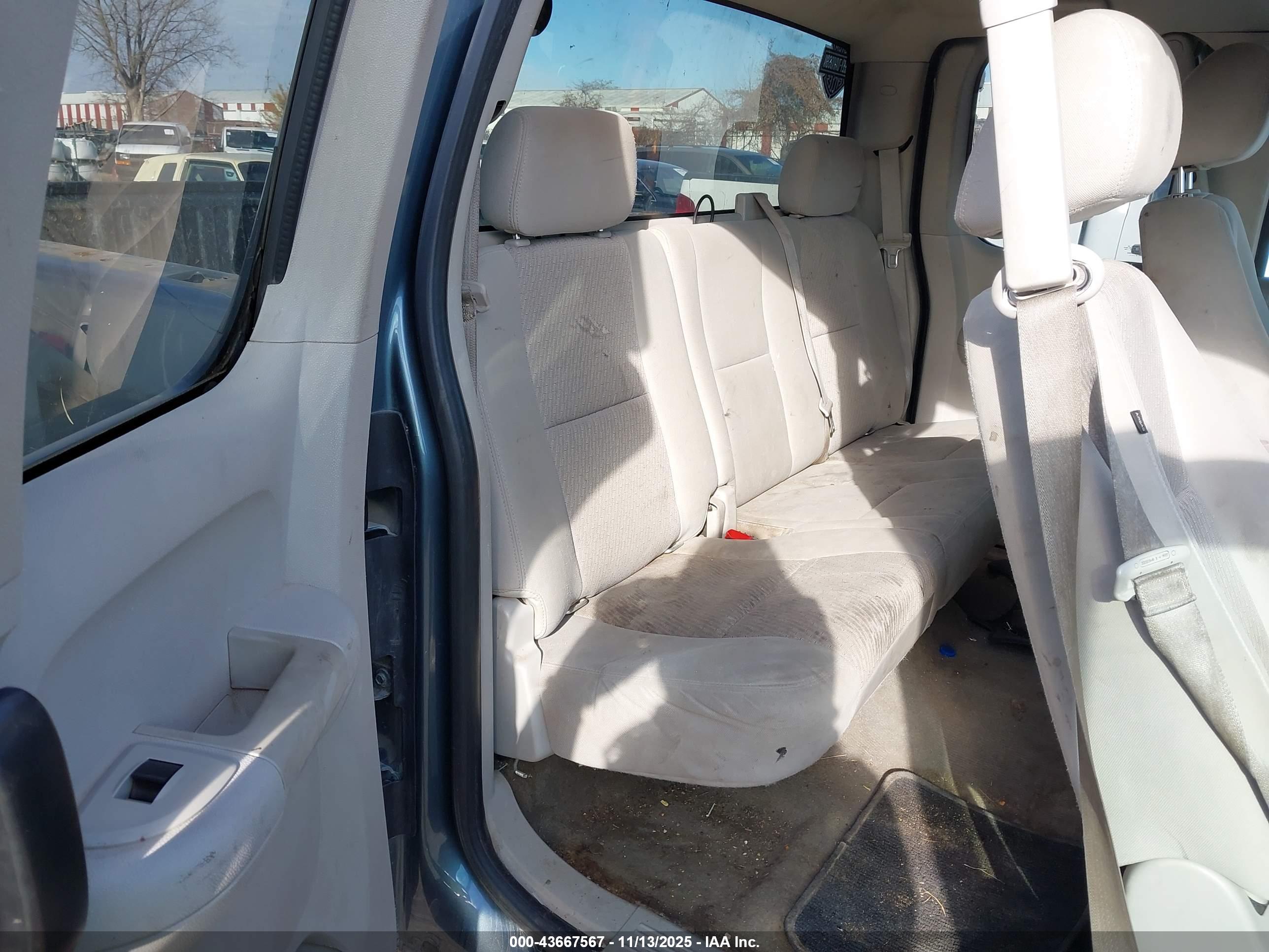 CHEVROLET SILVERADO image 8