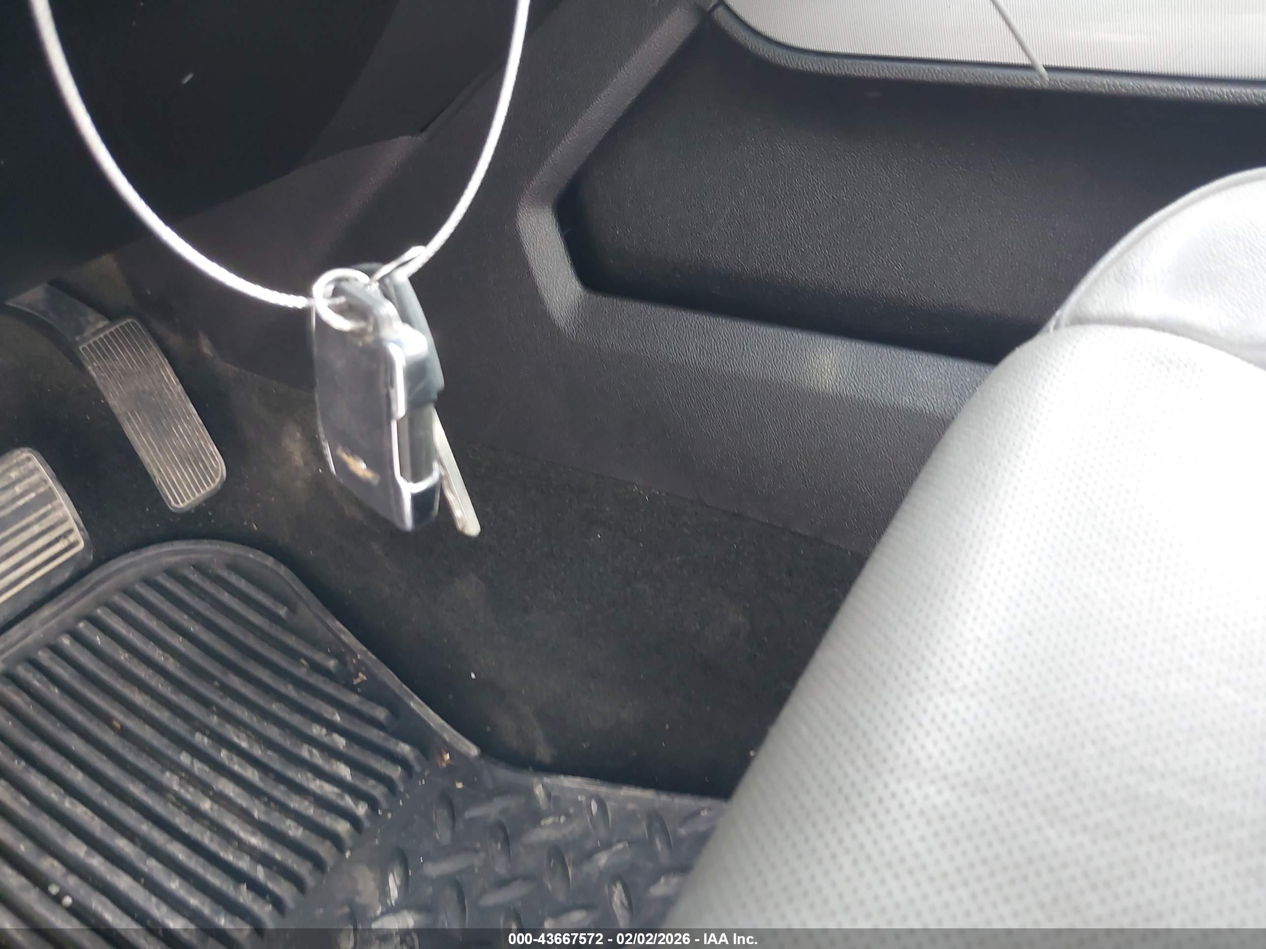 CHEVROLET SILVERADO image 11