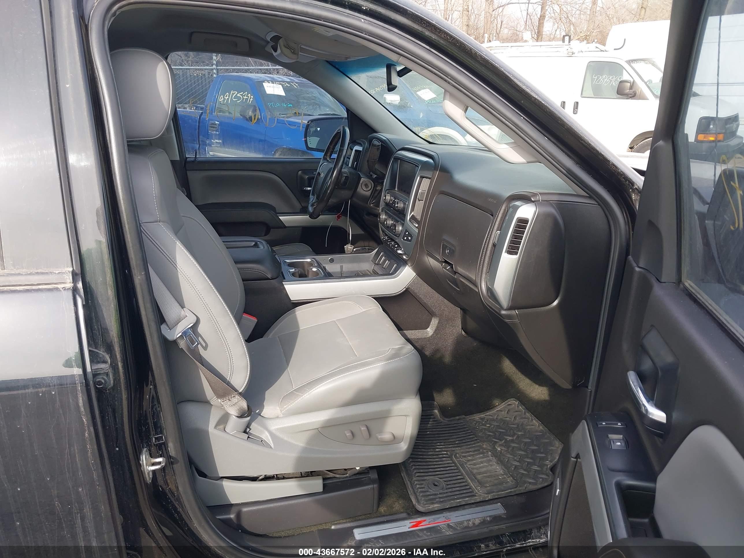 CHEVROLET SILVERADO image 5