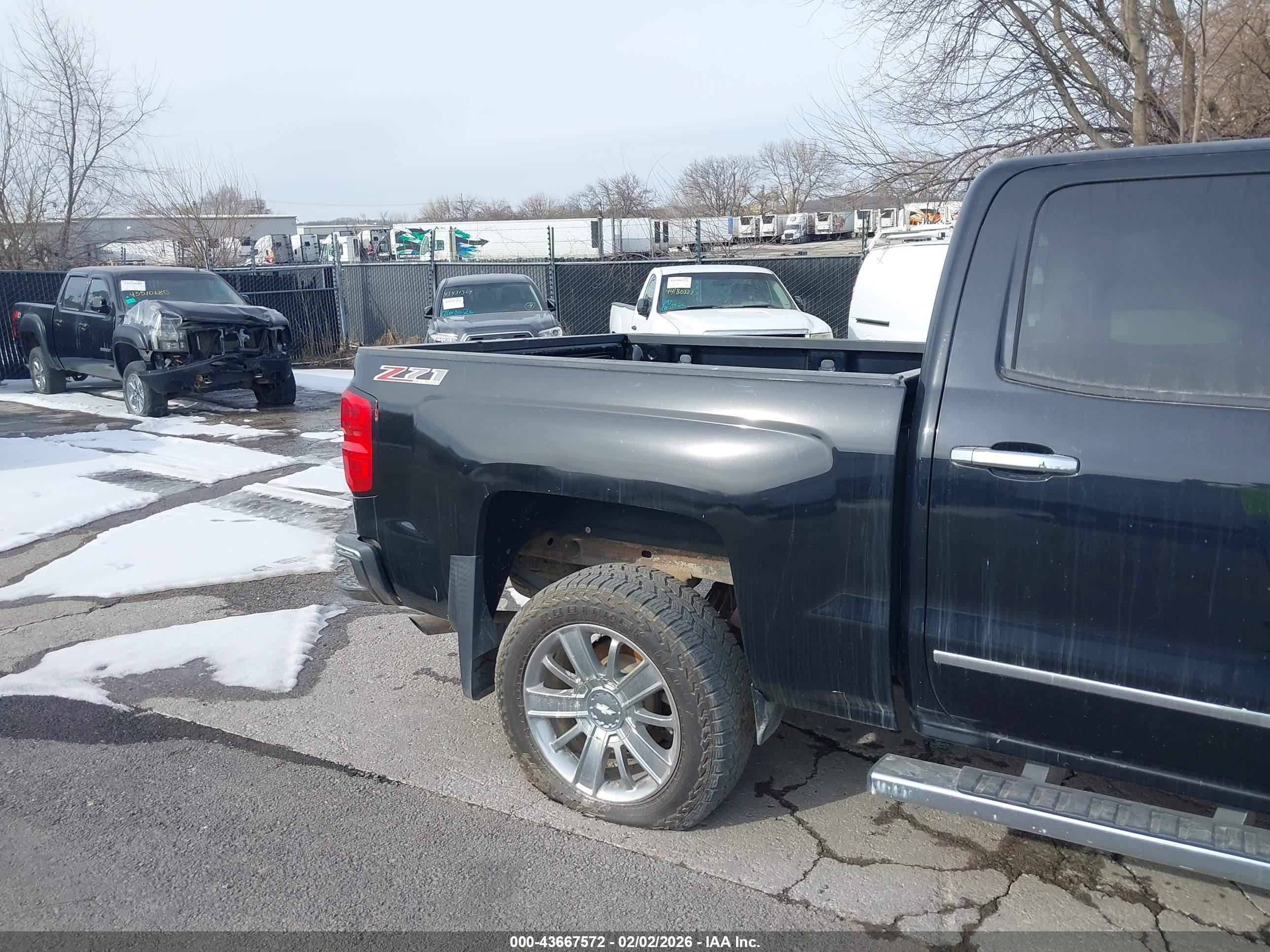 CHEVROLET SILVERADO image 6