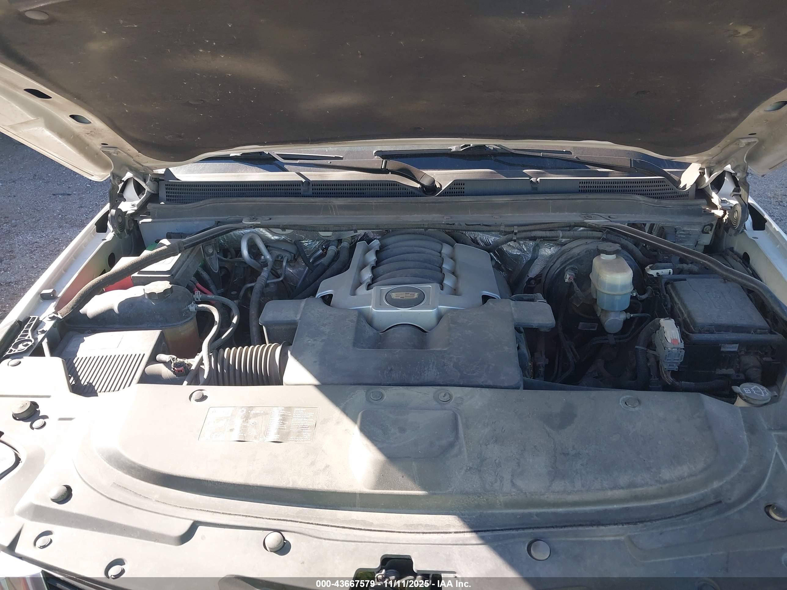 CADILLAC ESCALADE image 10