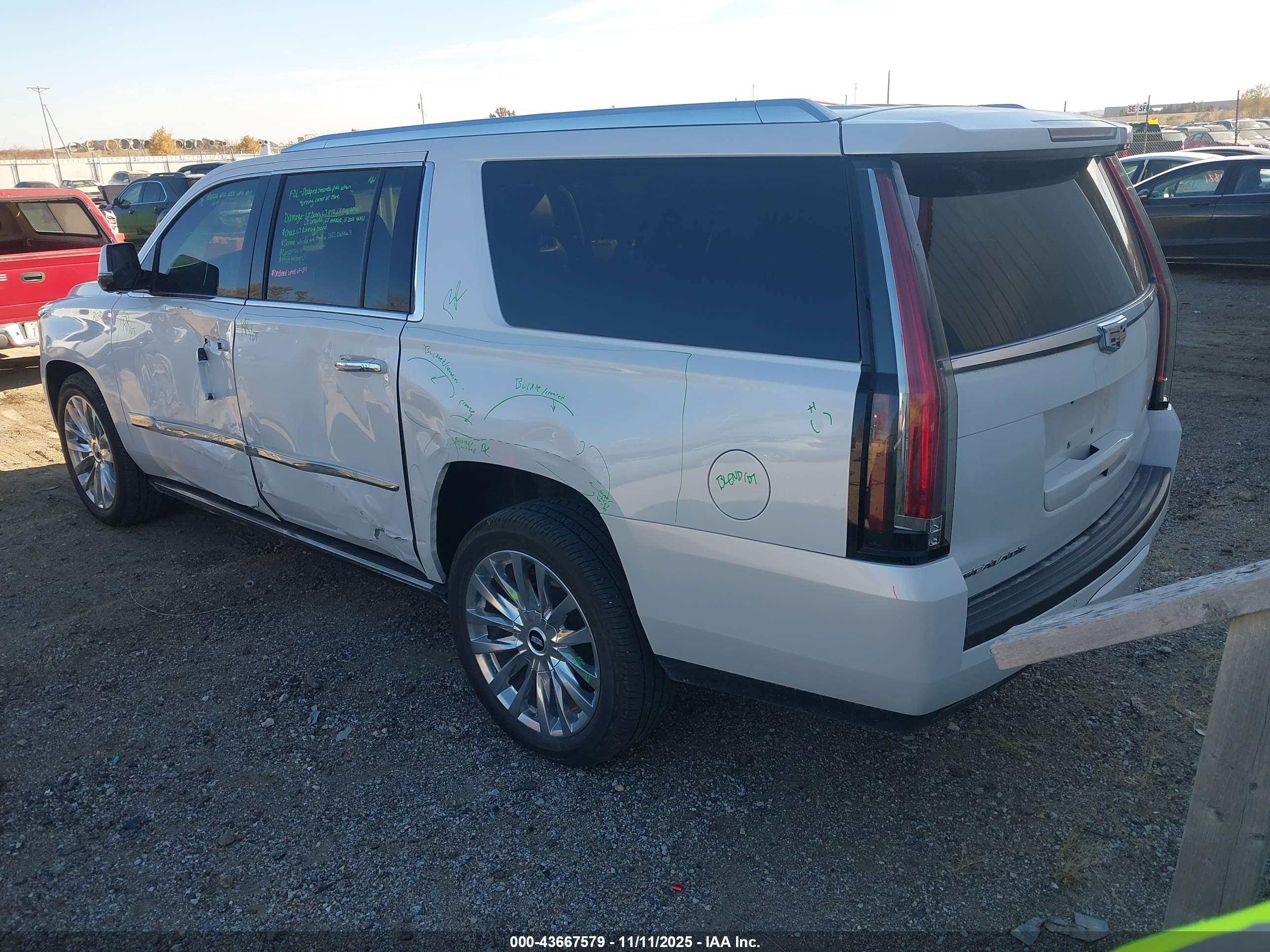 CADILLAC ESCALADE image 3