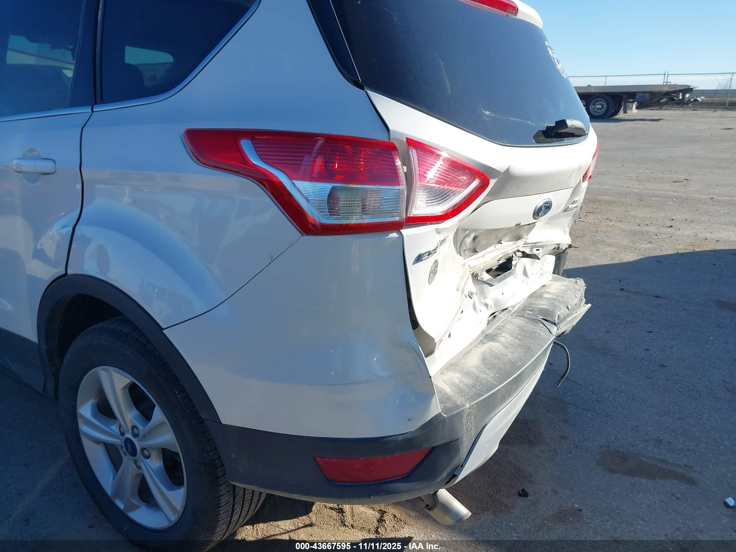 FORD ESCAPE image 6