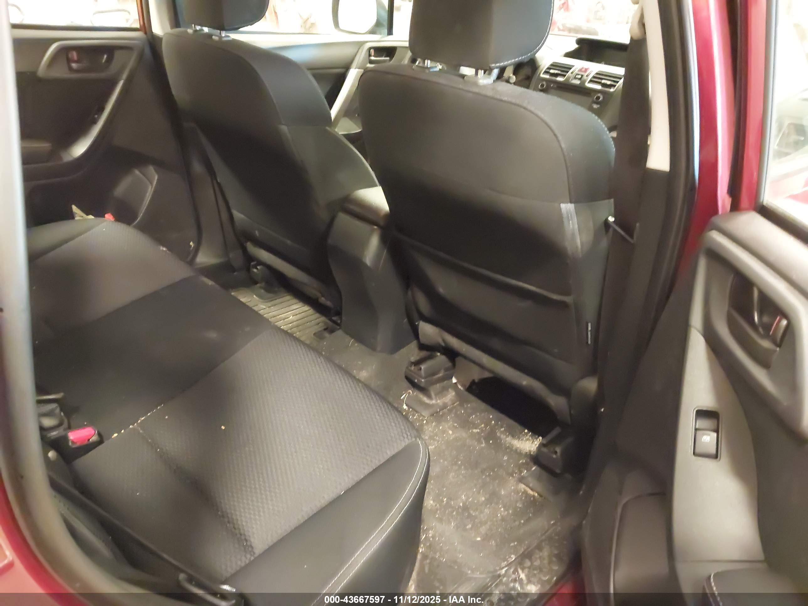 SUBARU FORESTER image 8