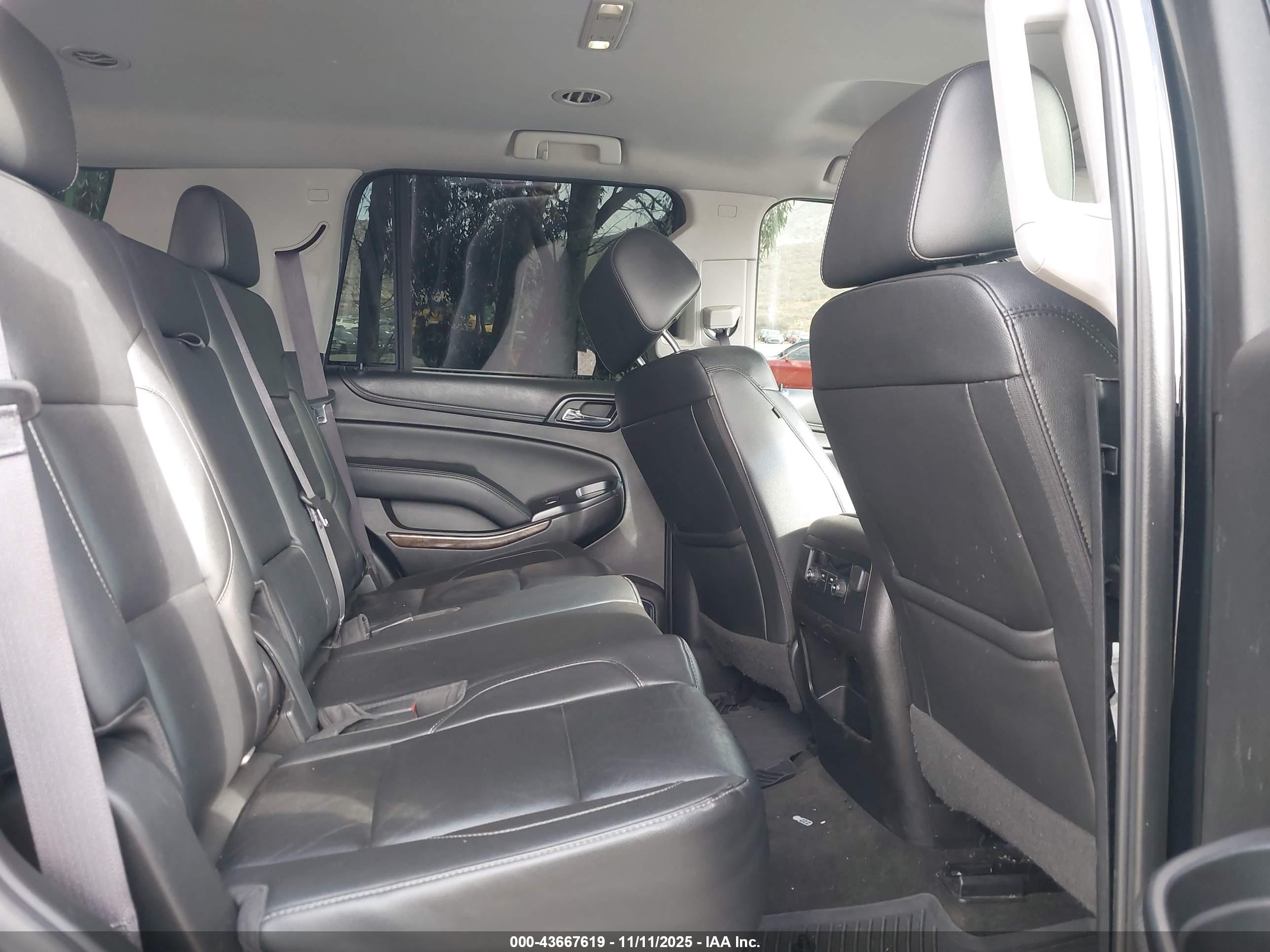 CHEVROLET TAHOE image 8