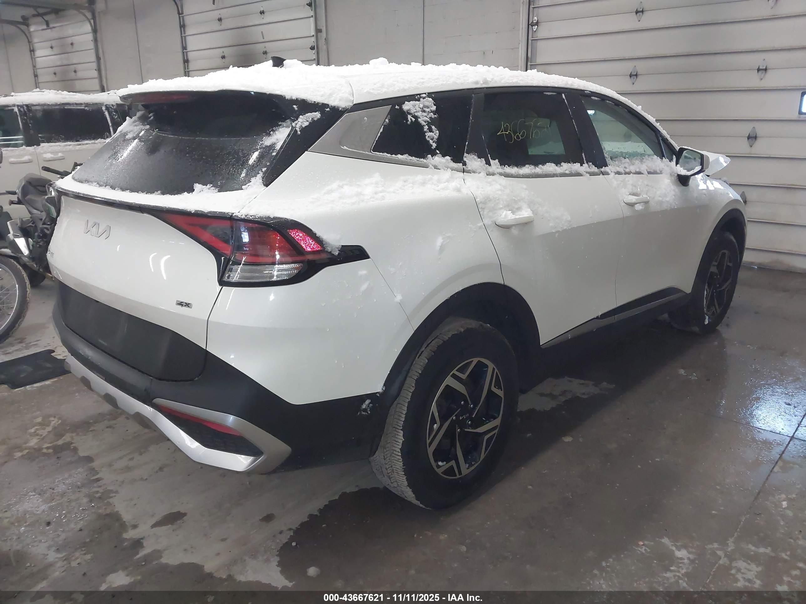 KIA SPORTAGE image 4