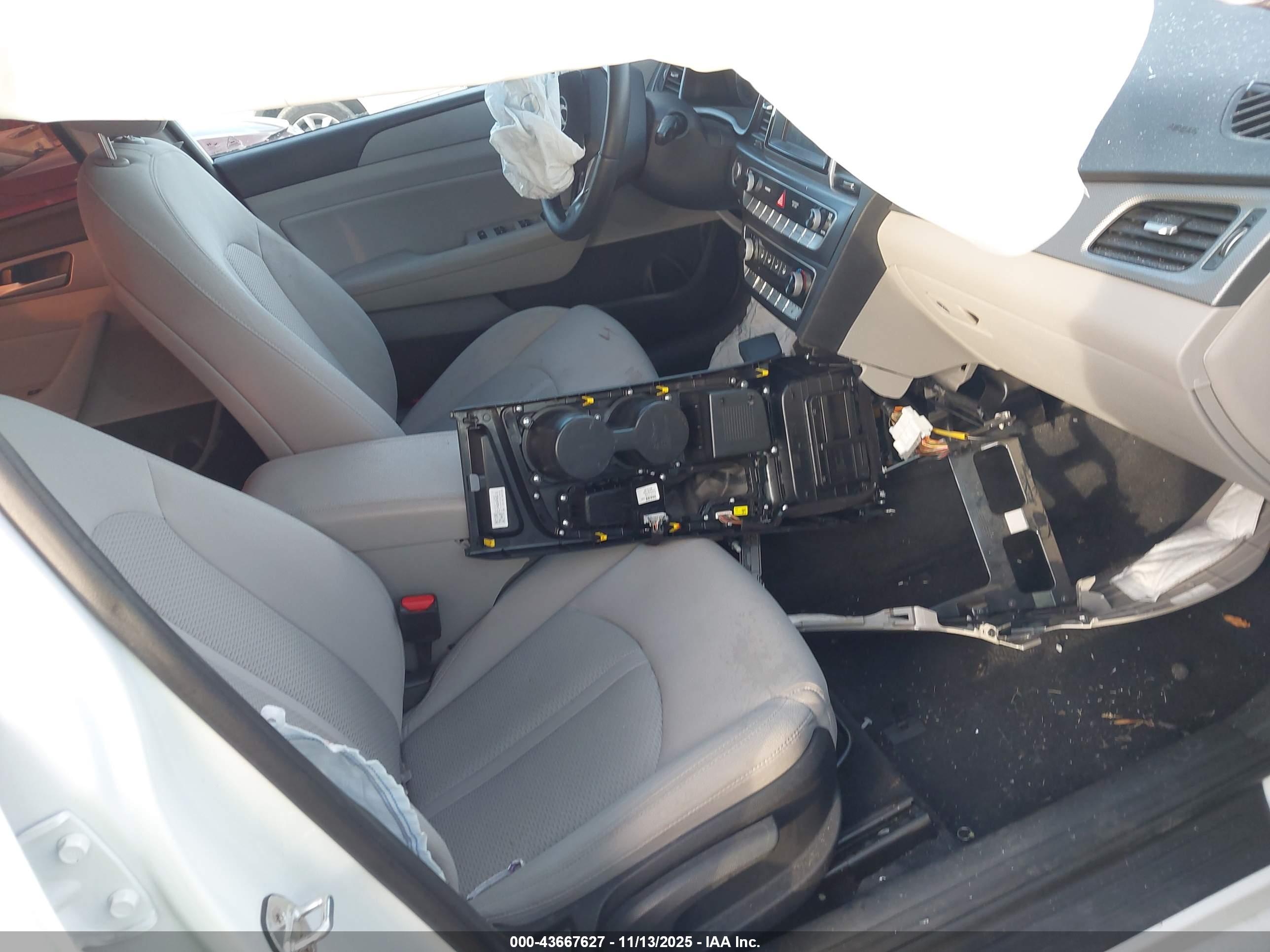 HYUNDAI SONATA image 5